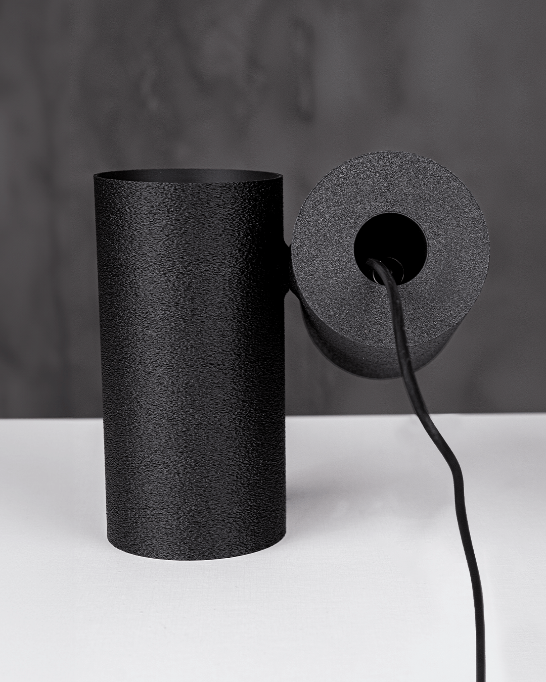 Canon Style Modern Masa Lambası | 3D Baskı Tasarım Siyah Silindir Gövdeli Aydınlatma