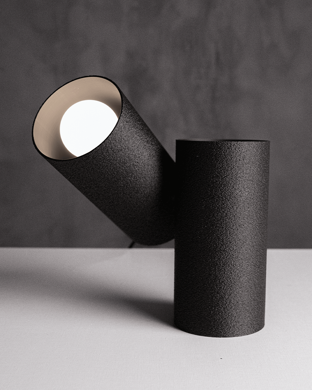 Canon Style Modern Masa Lambası | 3D Baskı Tasarım Siyah Silindir Gövdeli Aydınlatma
