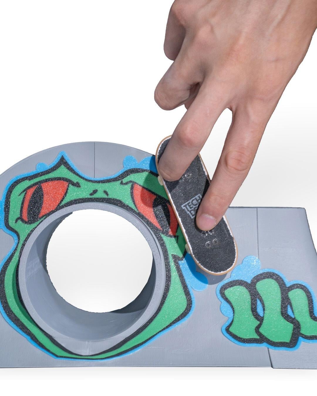 frog-sewer-drop-dekor-c9e820.jpg