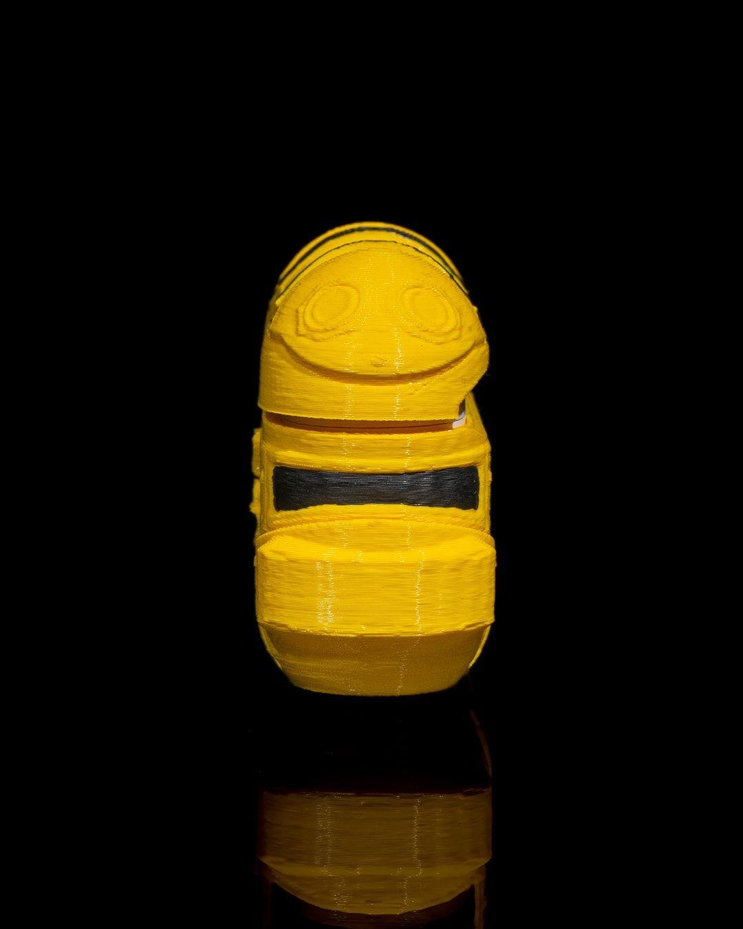 koruyucu-kiyafet-airpods-kilifi-ve-tut-6c395e.jpg