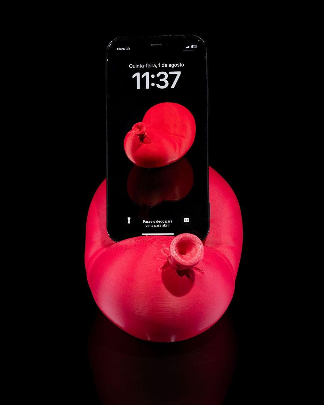 parti-sonrasi-telefon-tutucu-f26f7b.jpg