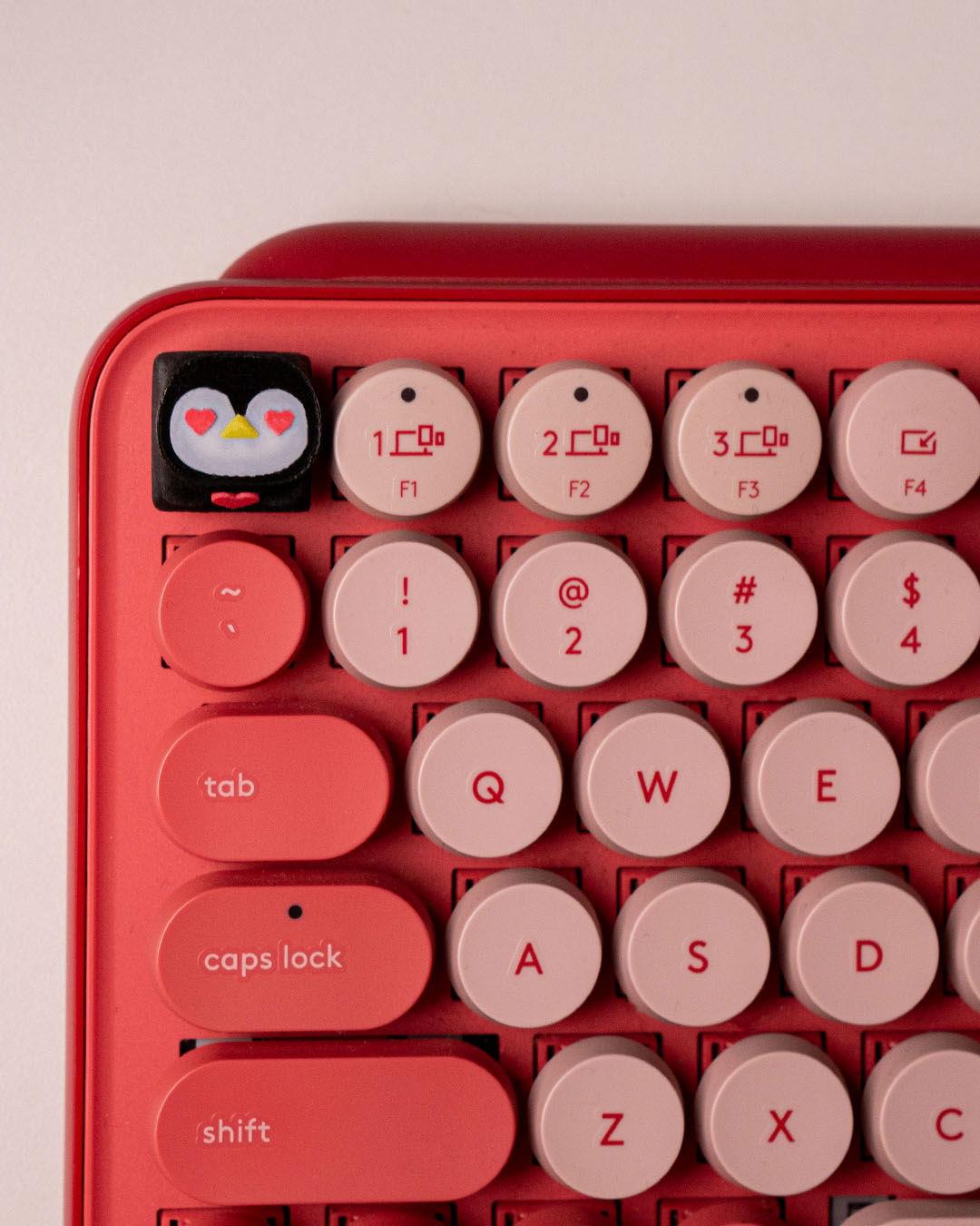 sevgi-dolu-penguen-keycap-a96752.jpg