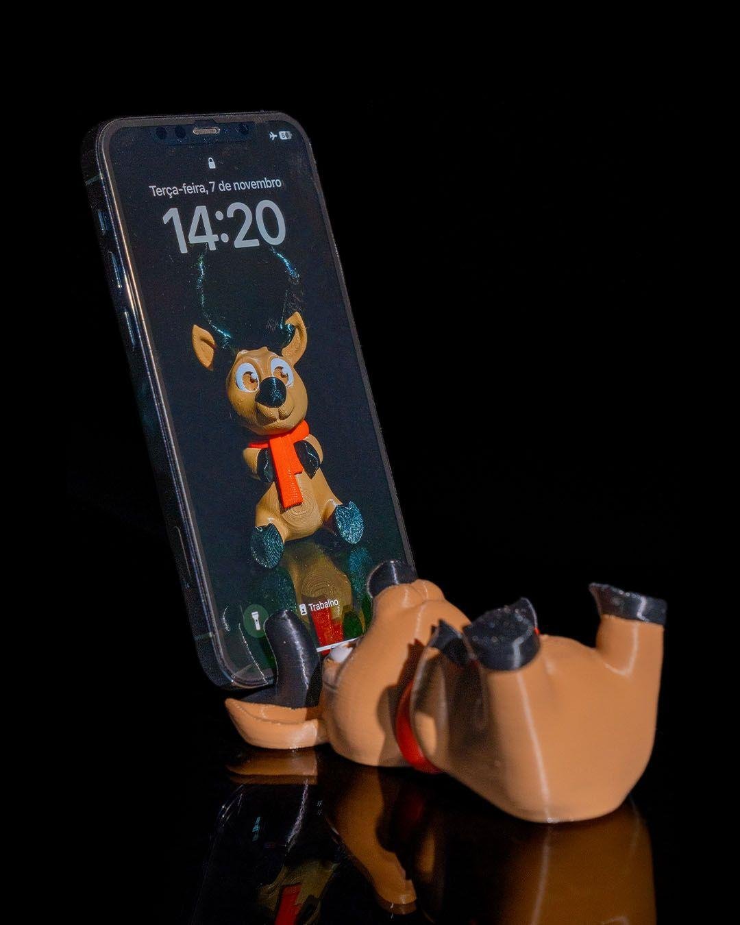 sevimli-ren-geyigi-telefon-standi-f7b893.jpg