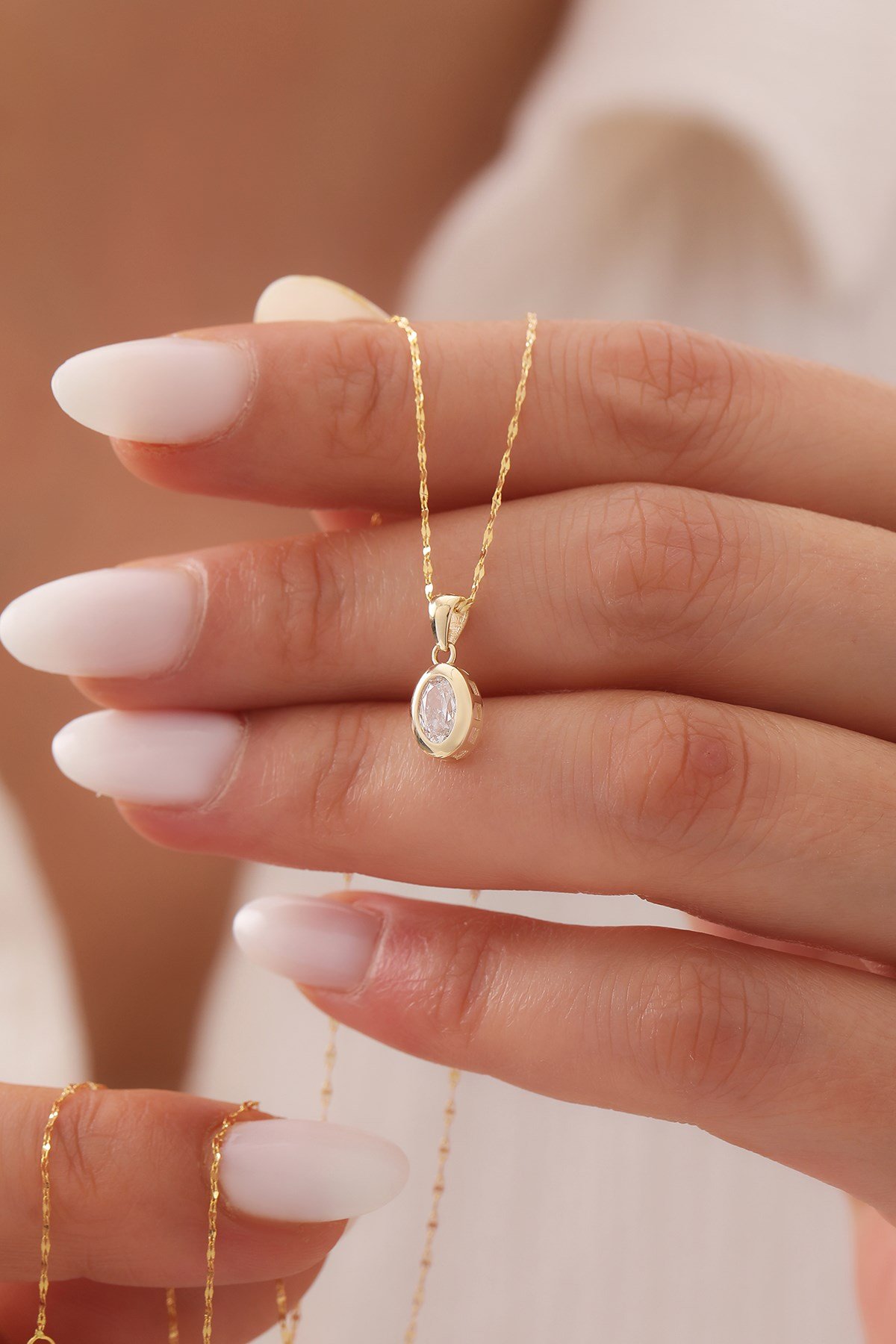 14 Ayar Altın Minimal Oval tek Taş Kolye