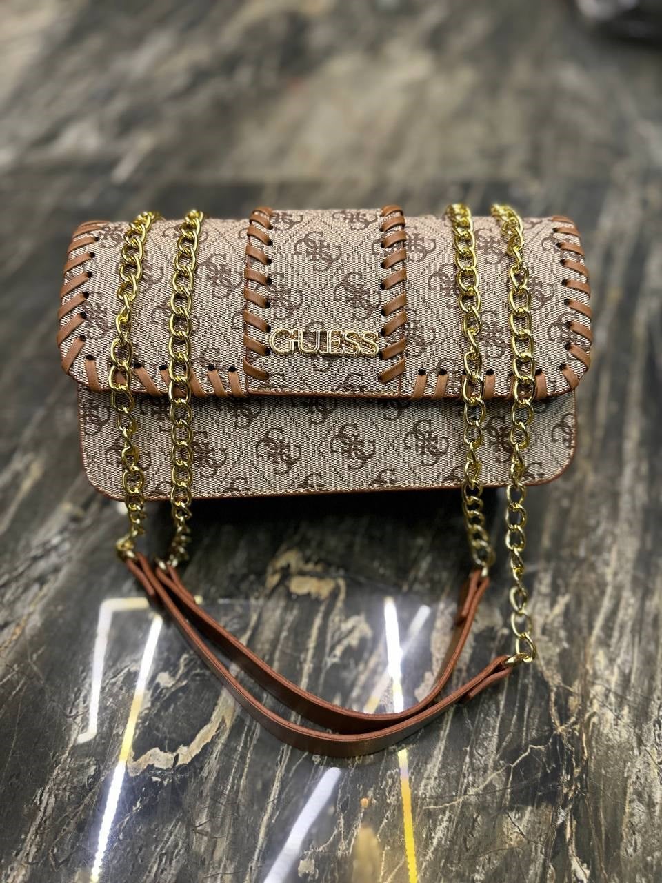 Guess Zincirli Çanta | Bej