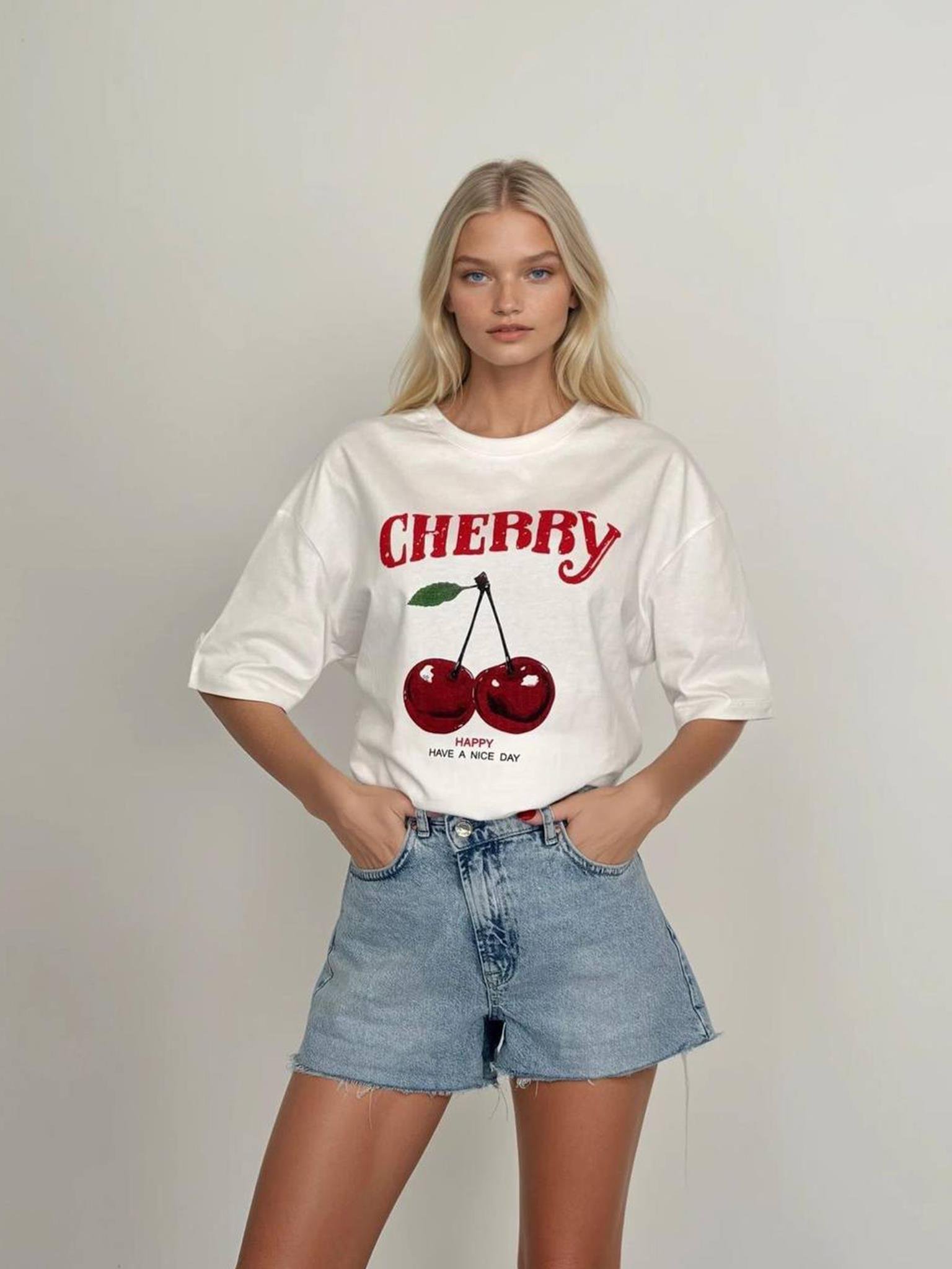 Beyaz Cherry Baskılı Oversize T-shirt