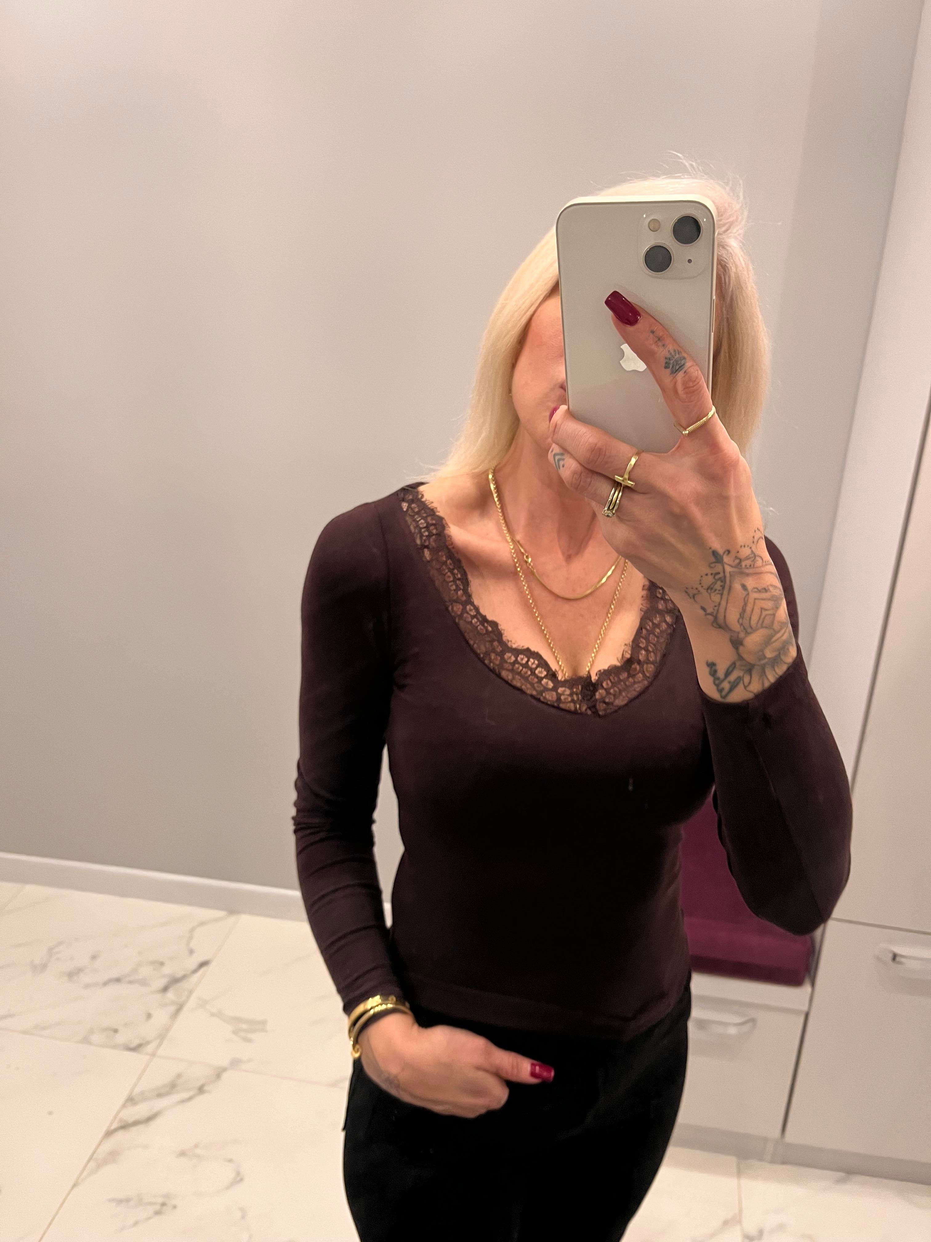 Kahve V Yaka Dantel Detaylı Bluz