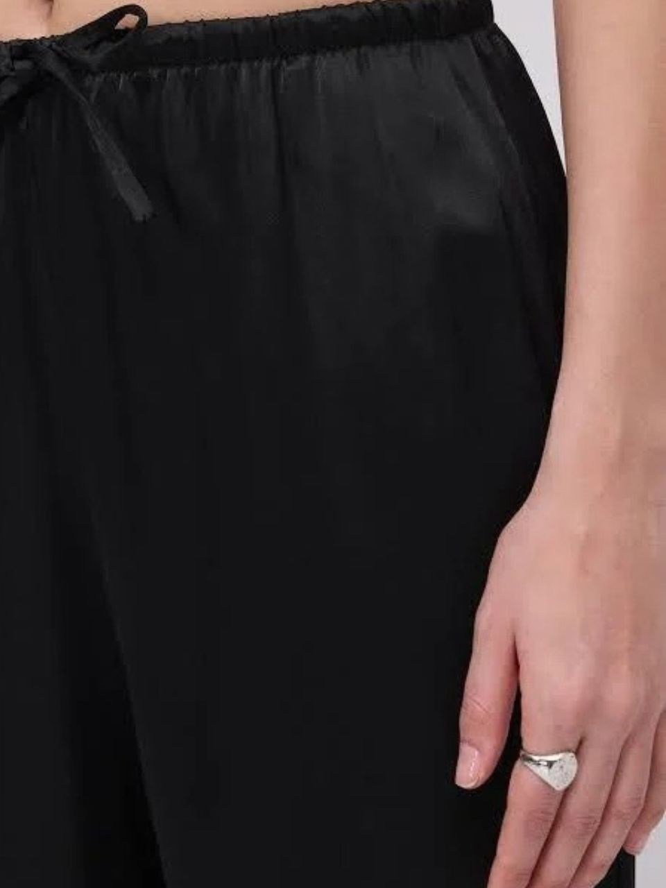 Siyah Beli Lastikli Simli Saten Pantolon