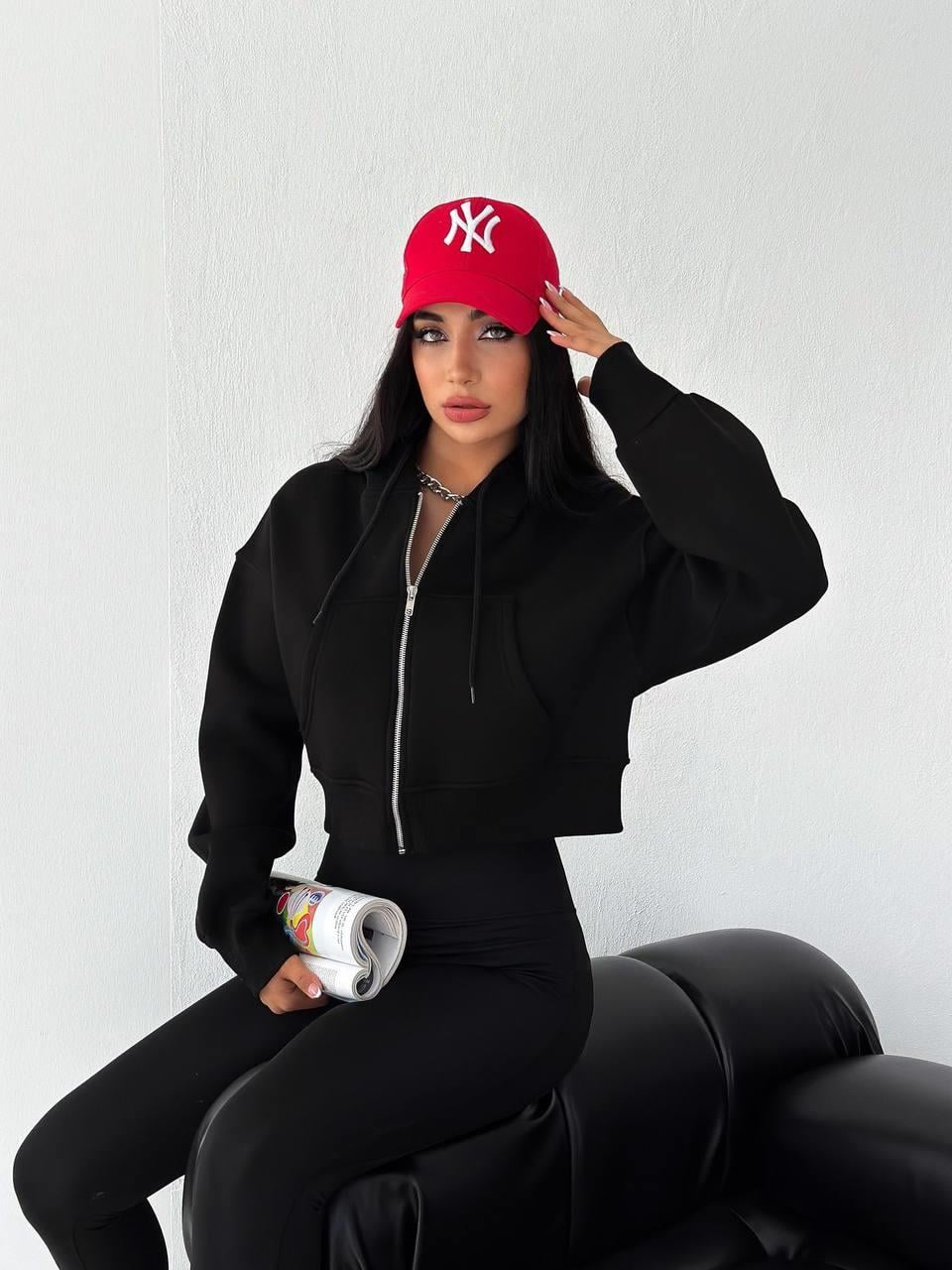 Siyah Fermuarlı Şardonlu Crop Sweatshirt