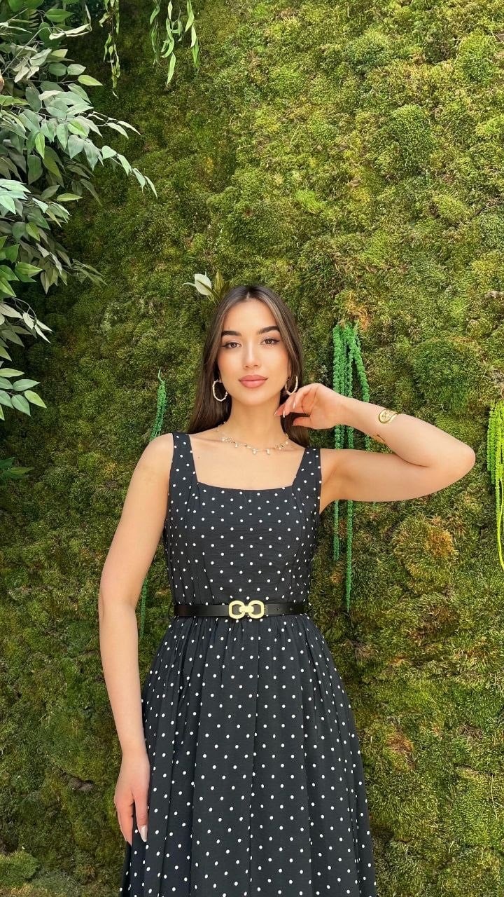 Siyah Kare Yaka Puantiye Desenli Kemerli Elbise