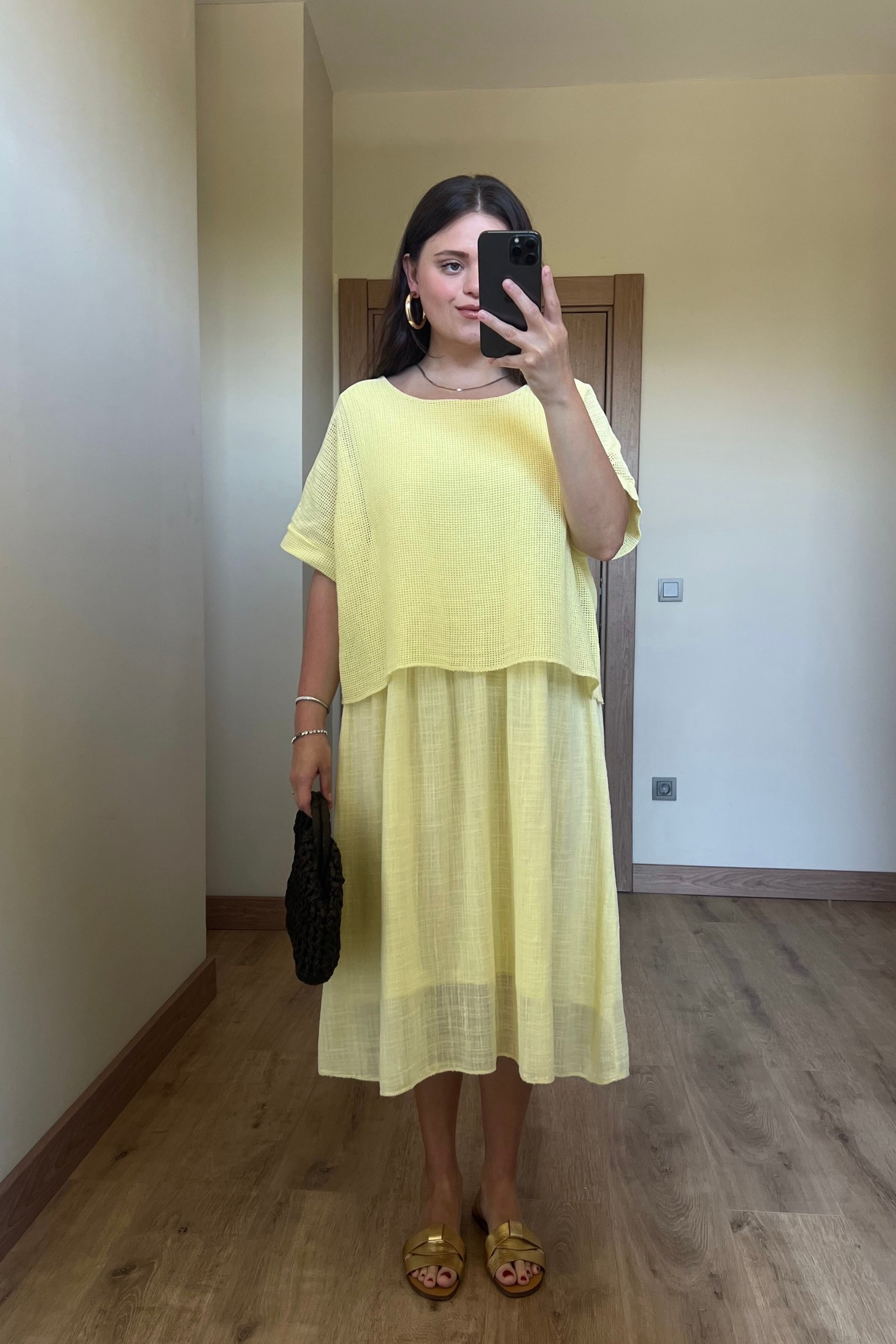 Sarı Ajurlu Triko Detaylı Müslin Elbise