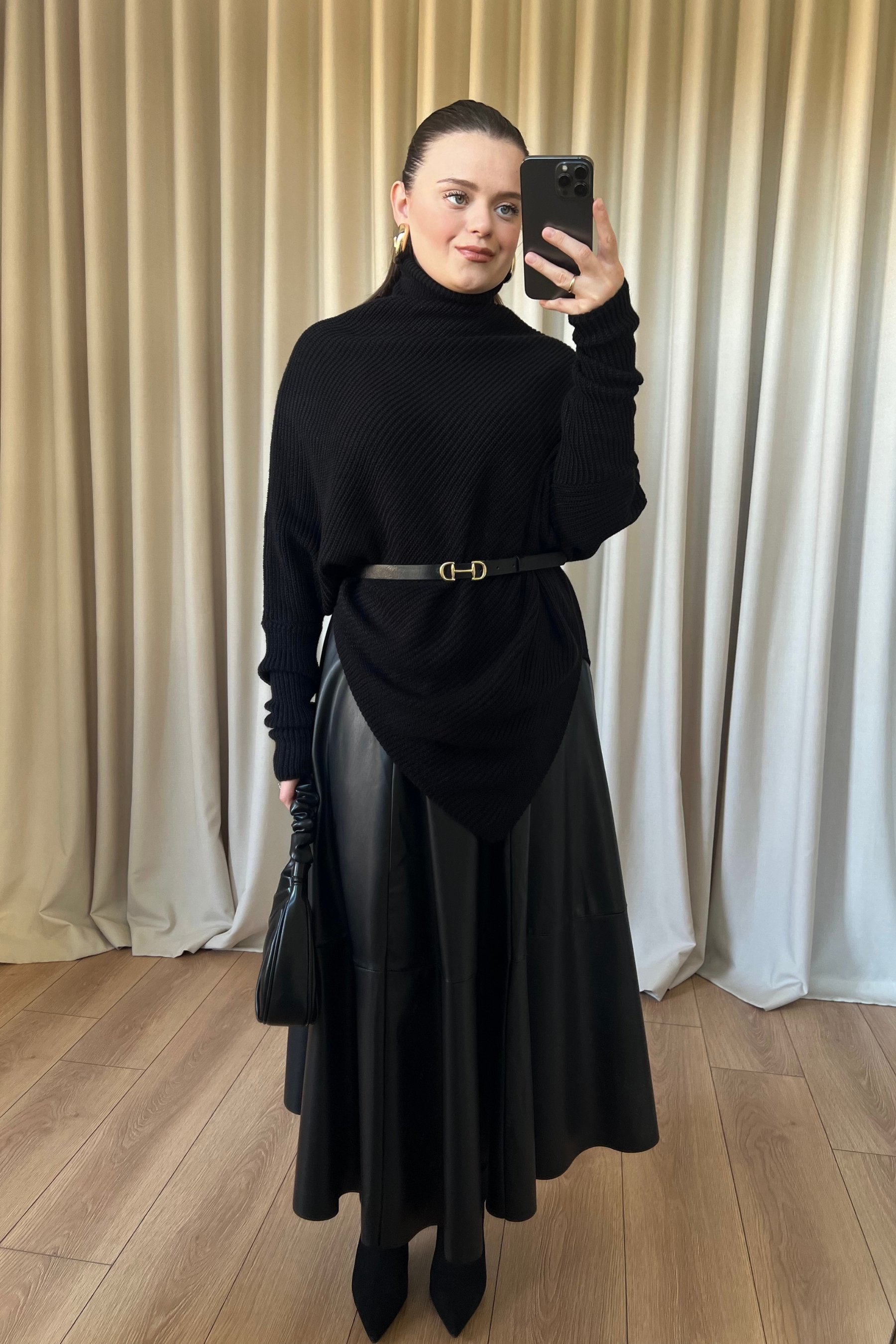 Siyah Asimetrik Triko Kazak
