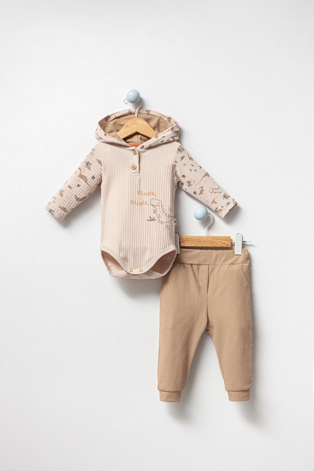 SEVİMLİ DİNOZOR BODYLİ ALT ÜST BEBEK TAKIMI