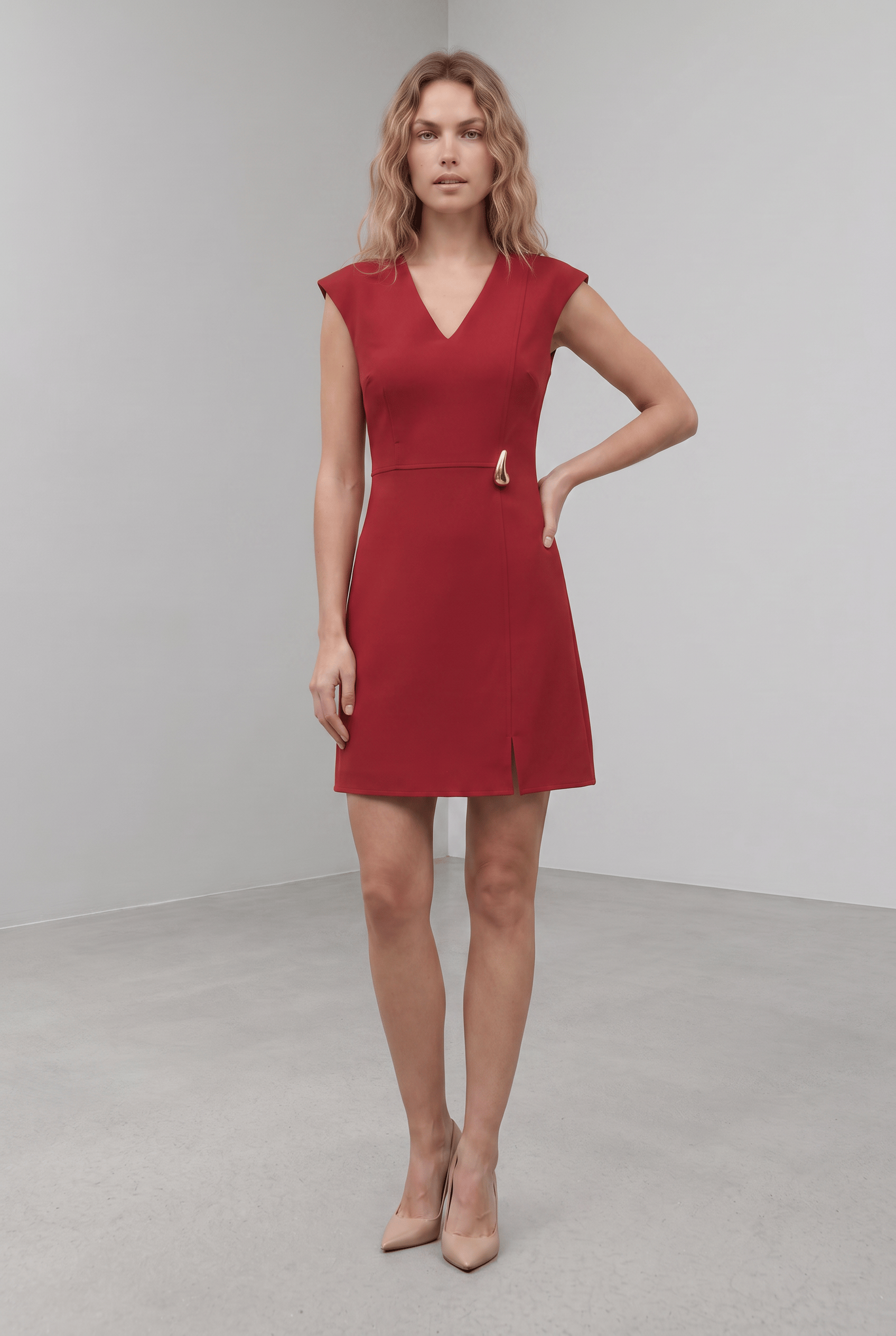 Bordo Broş Detaylı Elbise