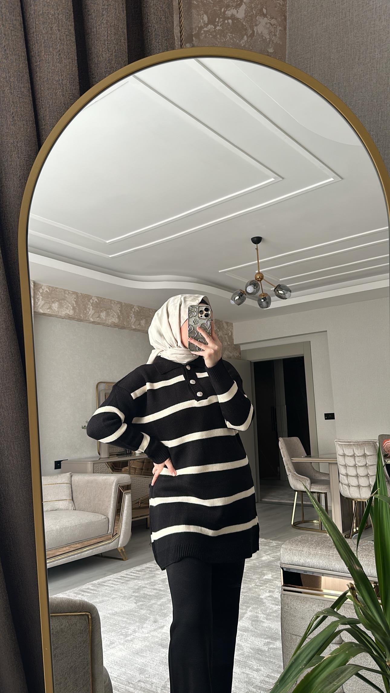 Düğmeli Çizgili Triko Takım