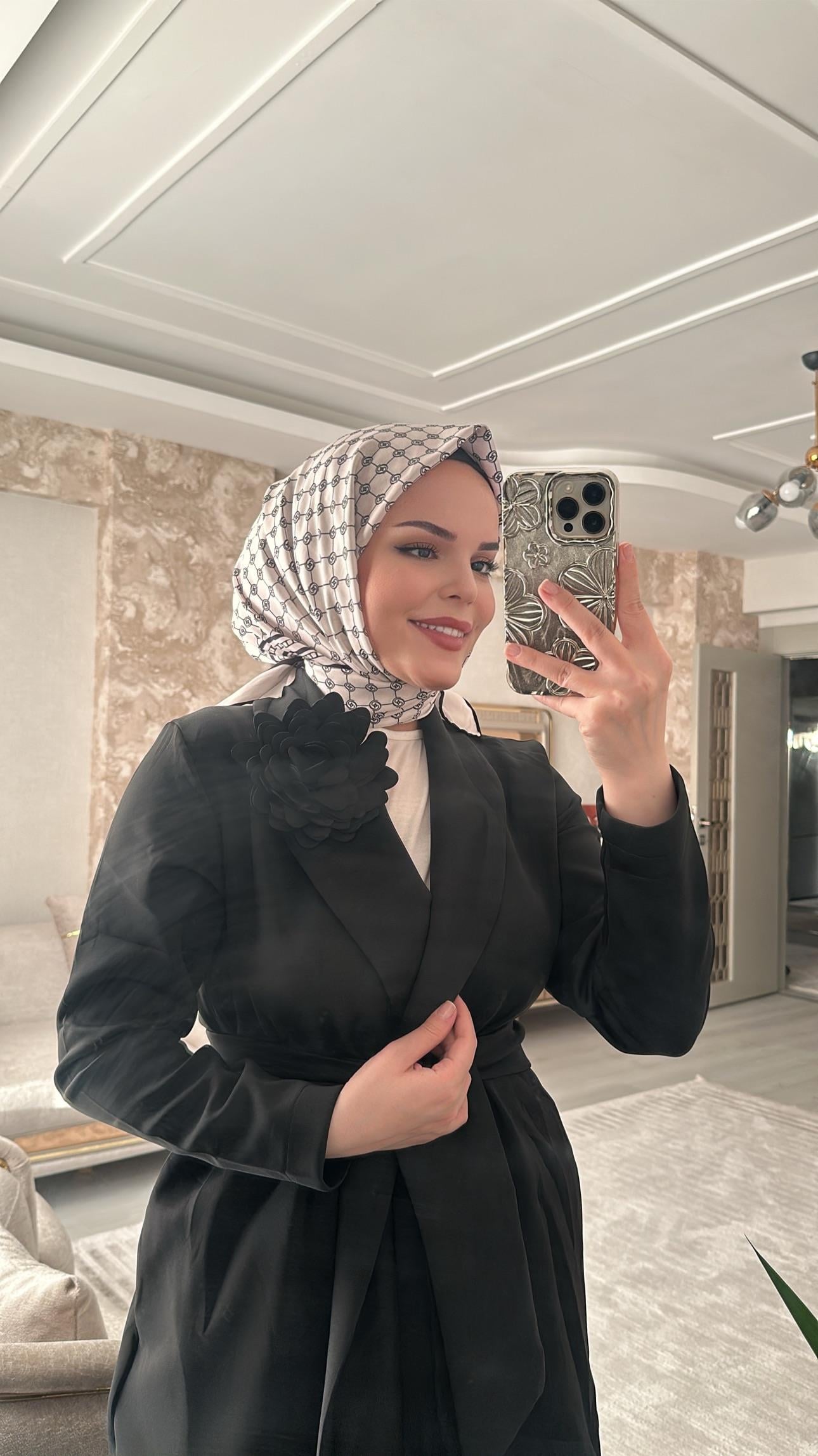 Gül Aksesuarlı Scuba Takım