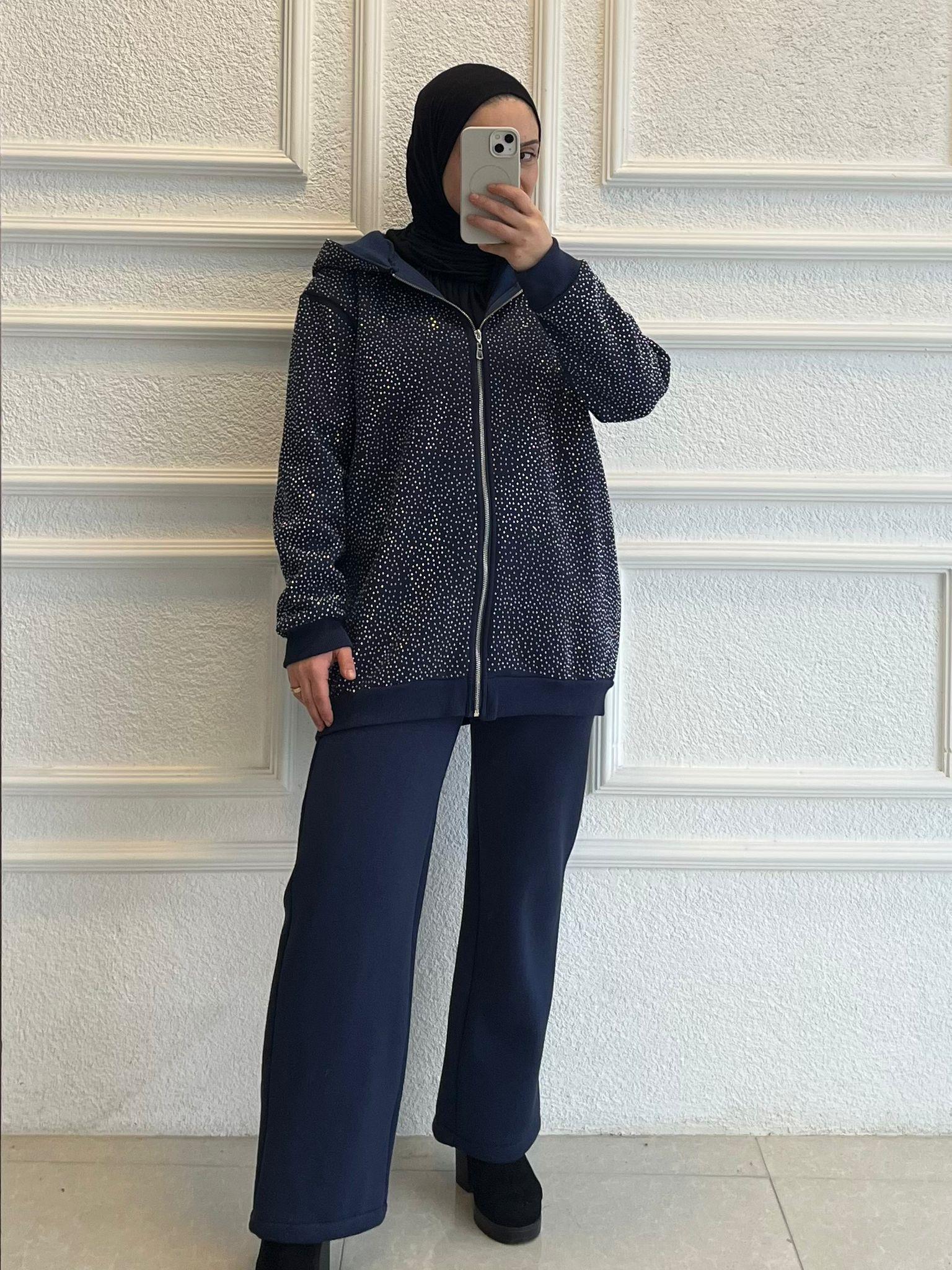 TAŞLI KAPŞONLU 3 İPLİK PANTALONLU TAKIM LACİVERT