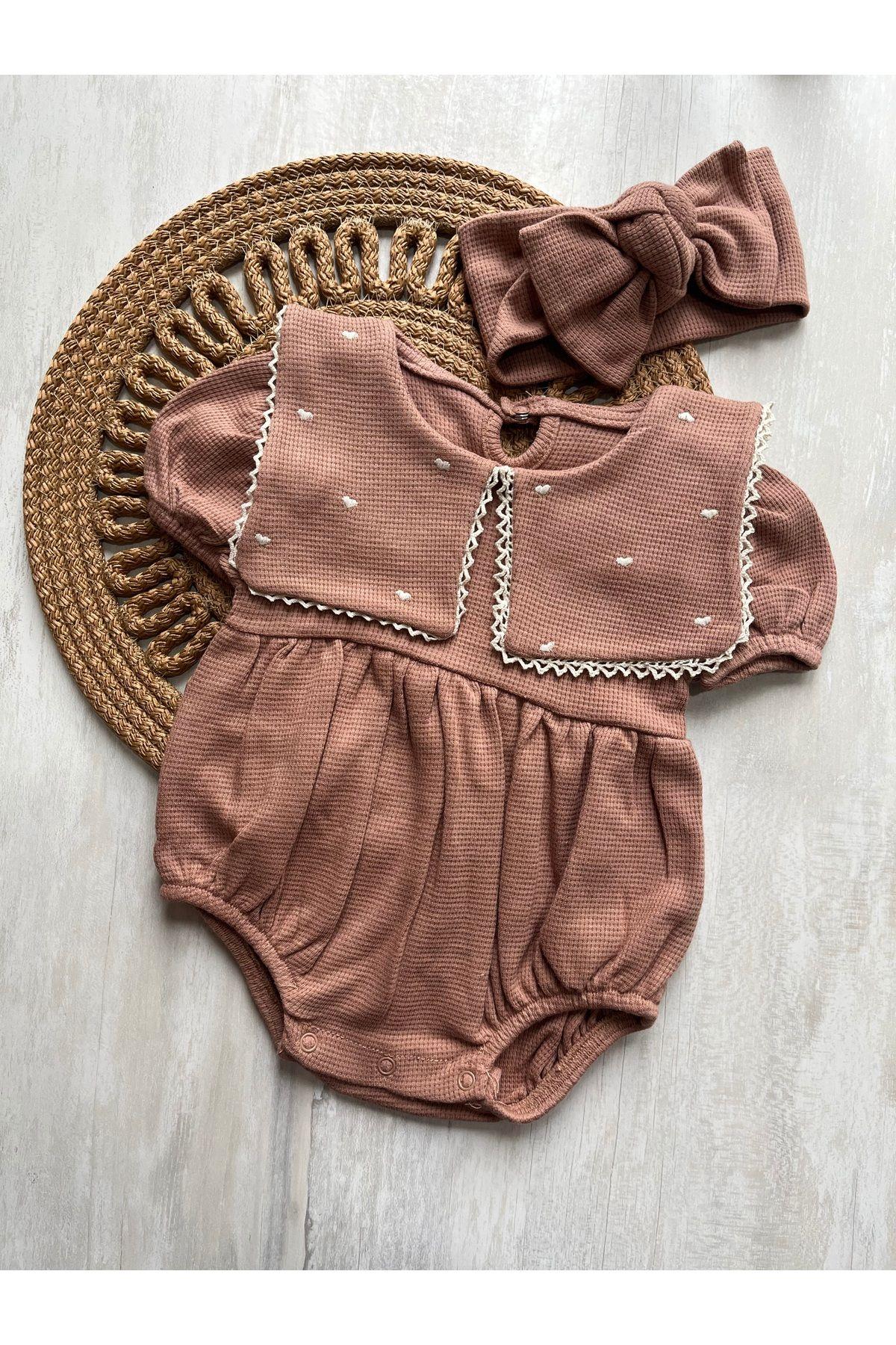 FukukumBaby Kalp Nakışlı Kare Yaka Kız Bebek Romper