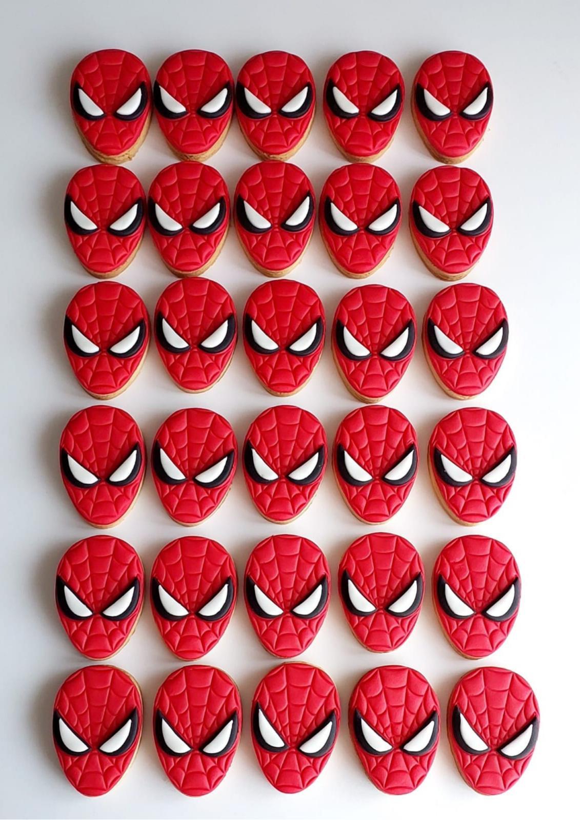 KIRMIZI SPİDERMAN