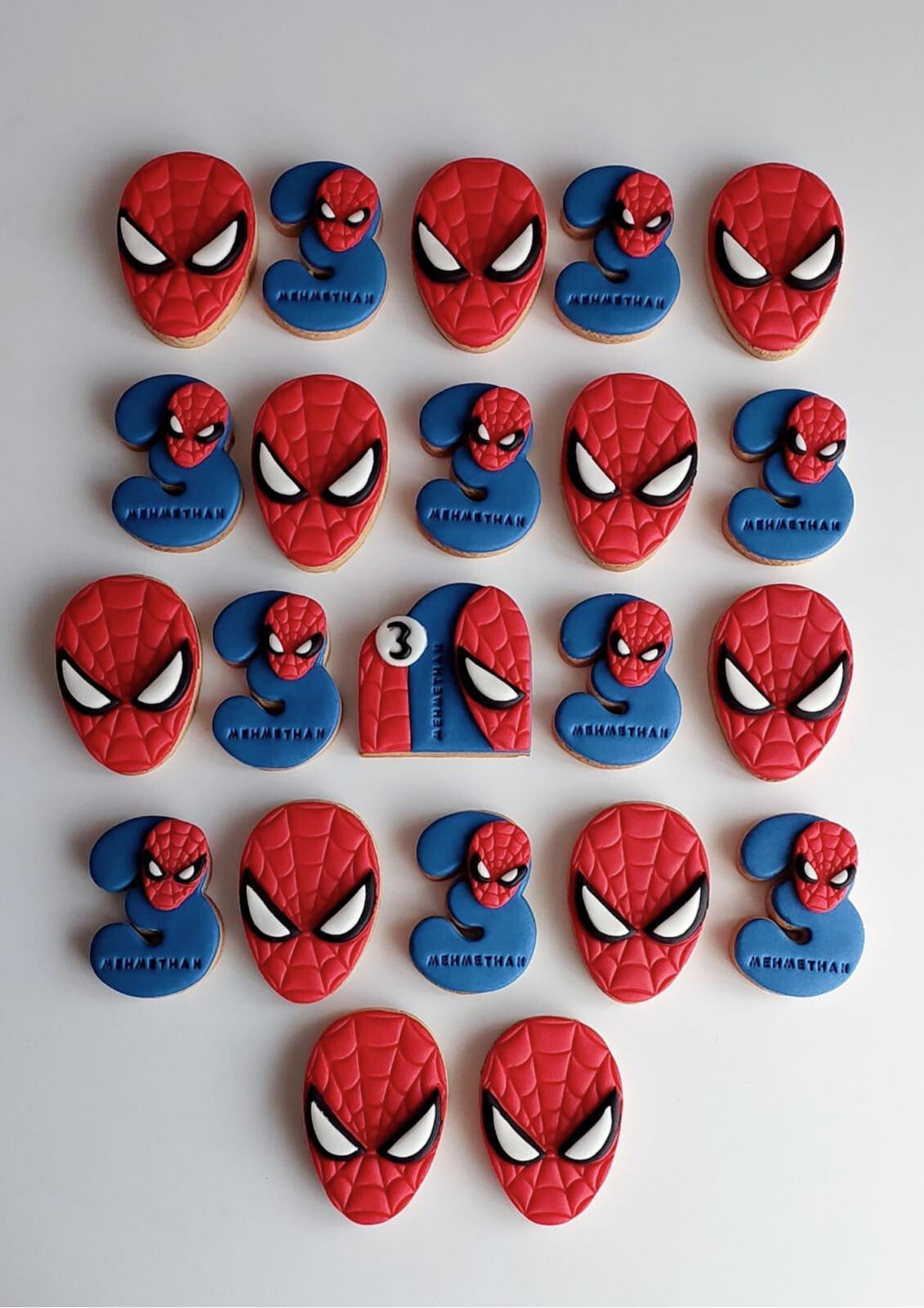 MAVİ KIRMIZI SPİDERMAN