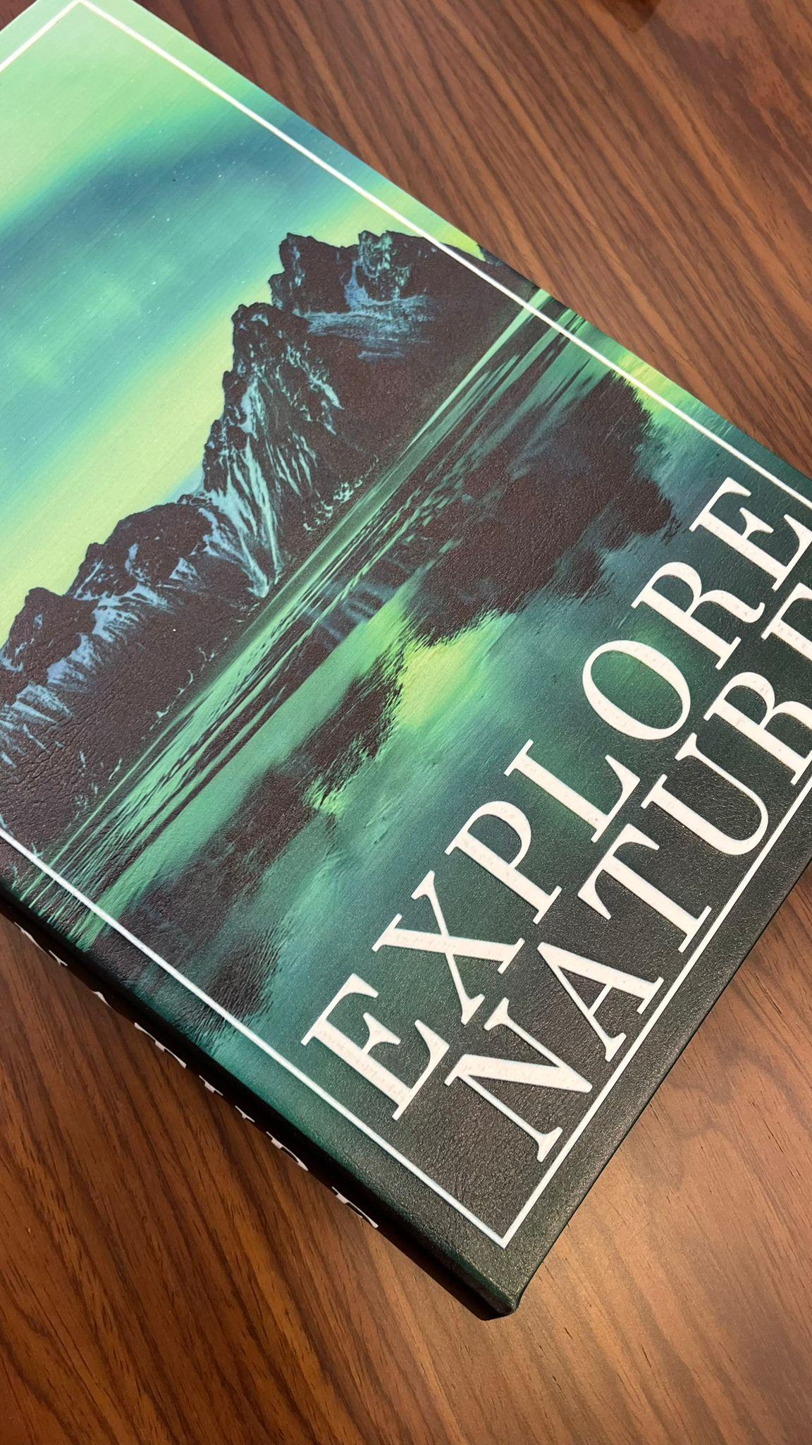 Mikasa “Explore Nature” Dekoratif Kitap Kutu – 35x24x3 cmMikasa Explore Nature Kitap Görünümlü Kutu 35x24x3 cm | Dekoratif Saklama KutusuDEKORATİF KUTUMikasa MoorMikasa “Explore Nature” Dekoratif Kitap Kutu – 35x24x3 cm