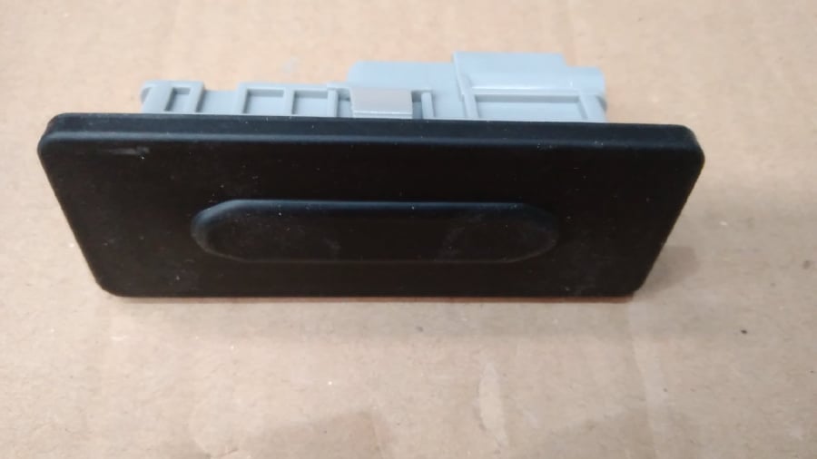 BAGAJ ACMA BUTONU  RENAULT MEGANE 4CLIO 2SANDEROTALISMAN  906069264R