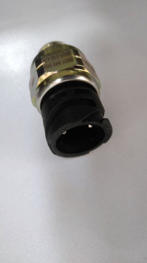 RENAULT TRUCK TIR GERI VITES MUSURU( 500 184 58 B60 )  5001845859 5001868473 7421318083 7485116453 42531808 42555374 42560500 85116453 1662926 20853399 0501216474