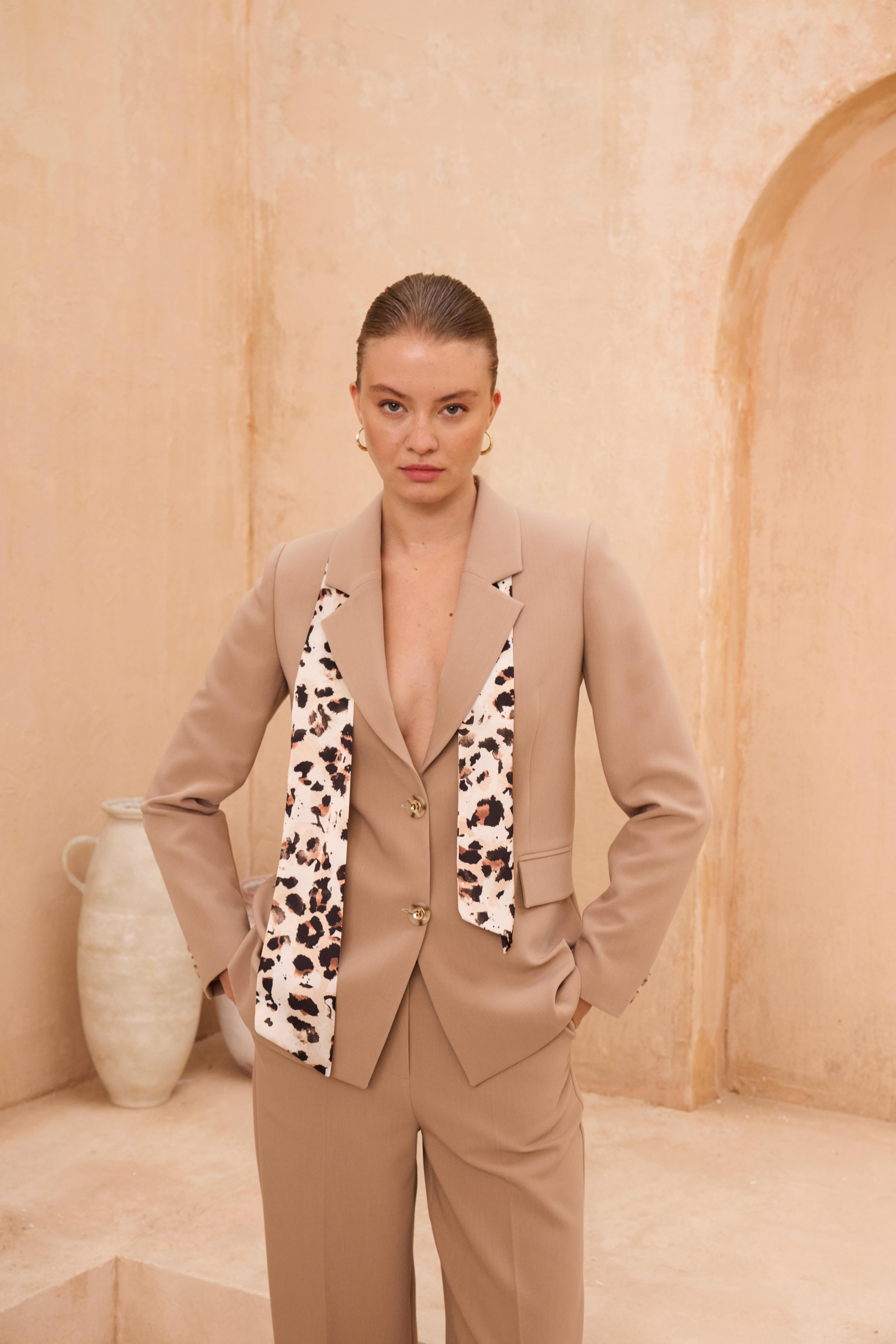 Bej-ML58005 Fular Detaylı Blazer