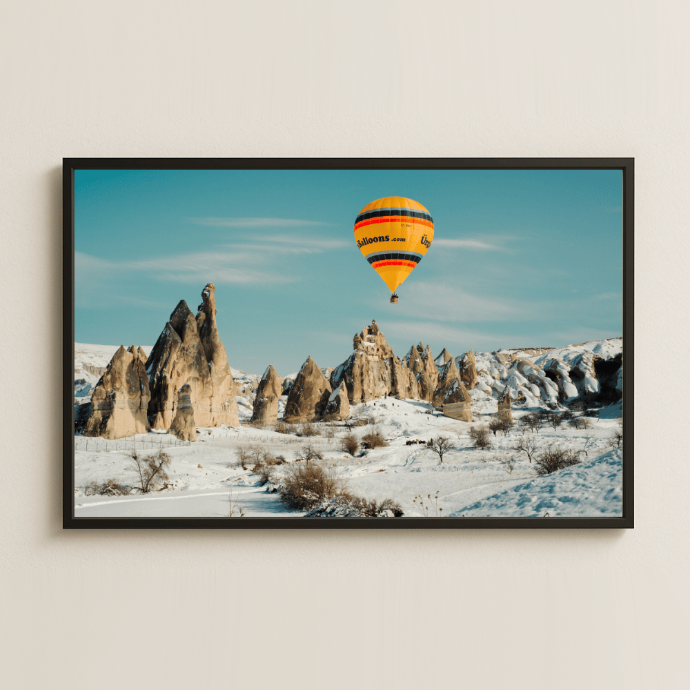 Karlı Kapadokya ve Renkli Balon UV Baskılı Kış Manzara Tablosu