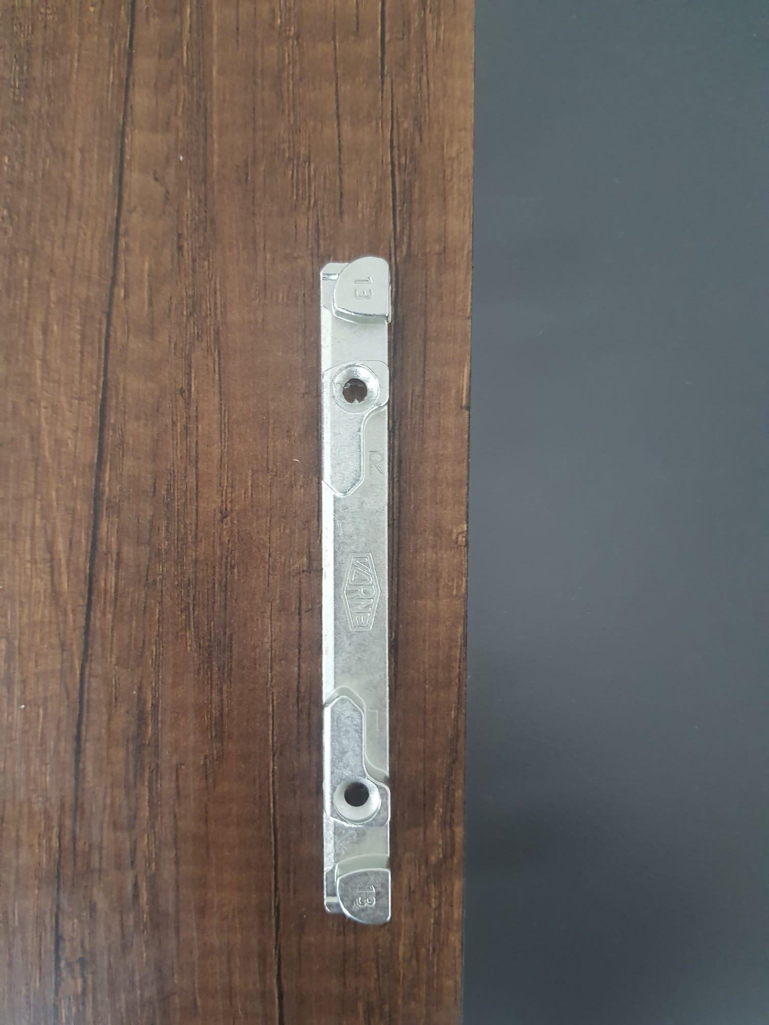 Vorne Çift Açılım 13 Aks Pivot Kilit Karşılığı