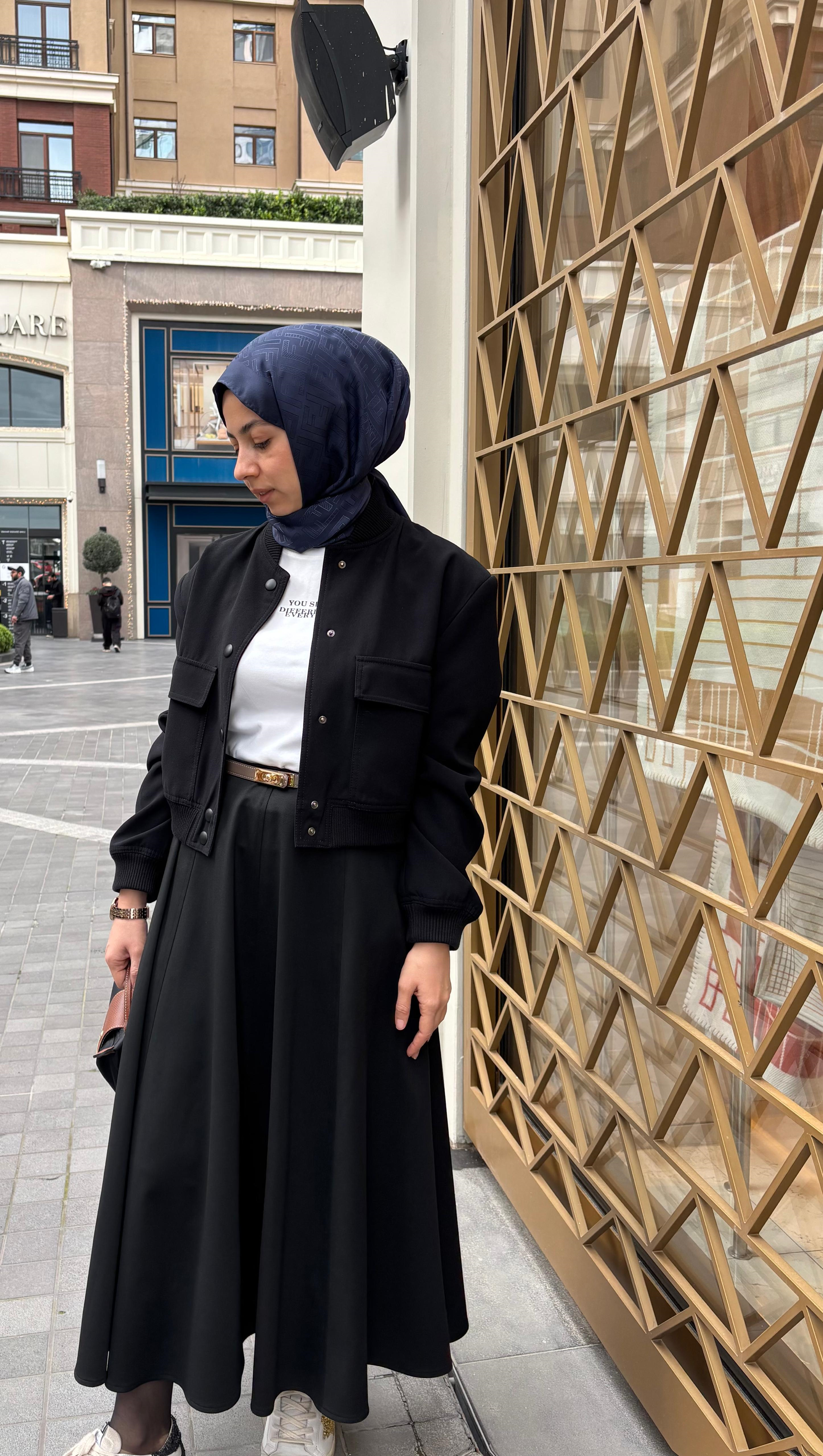Parçalı Siyah Etek