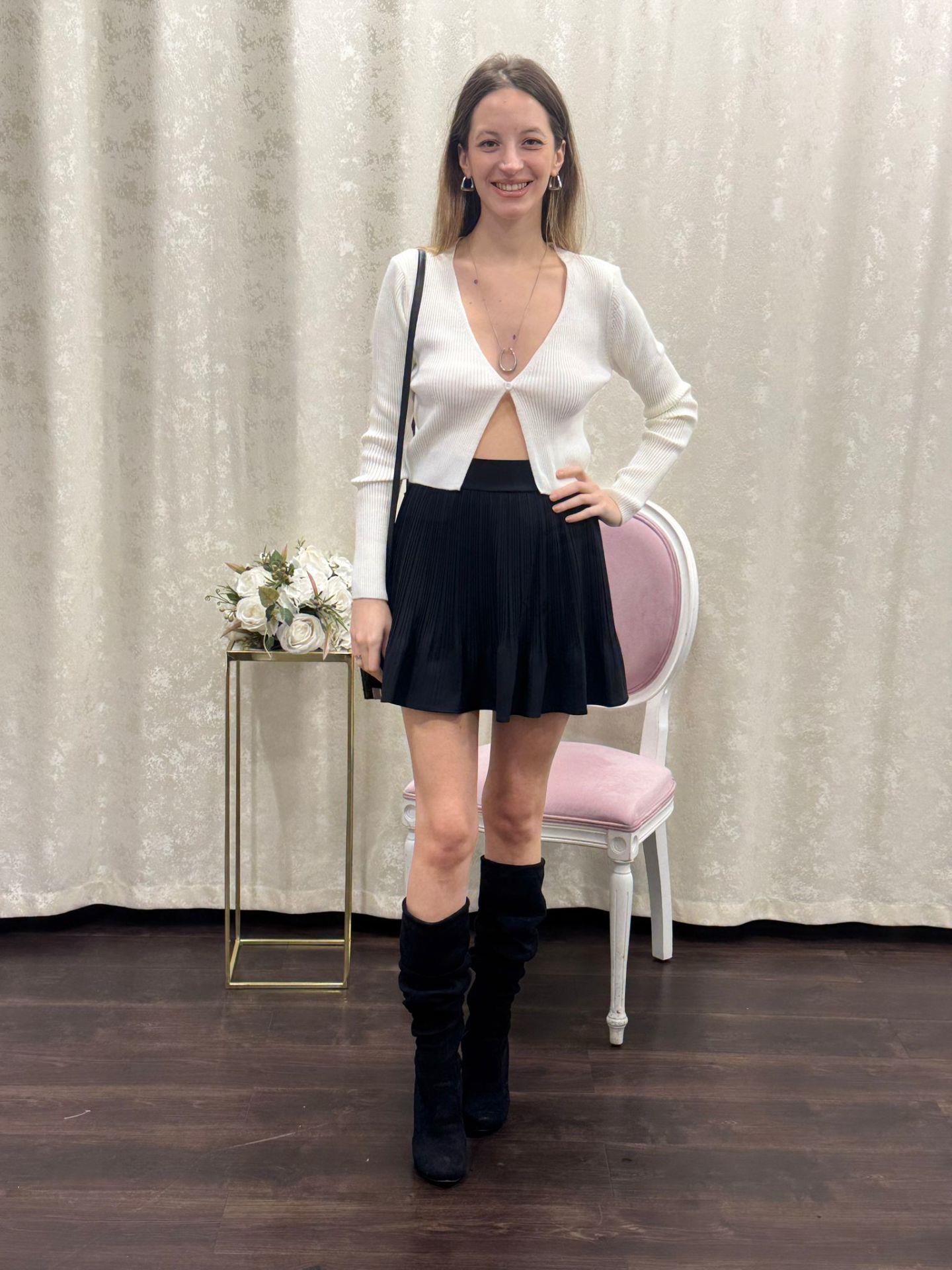 Siyah Renk Pileli Astar Şortlu Mini Etek
