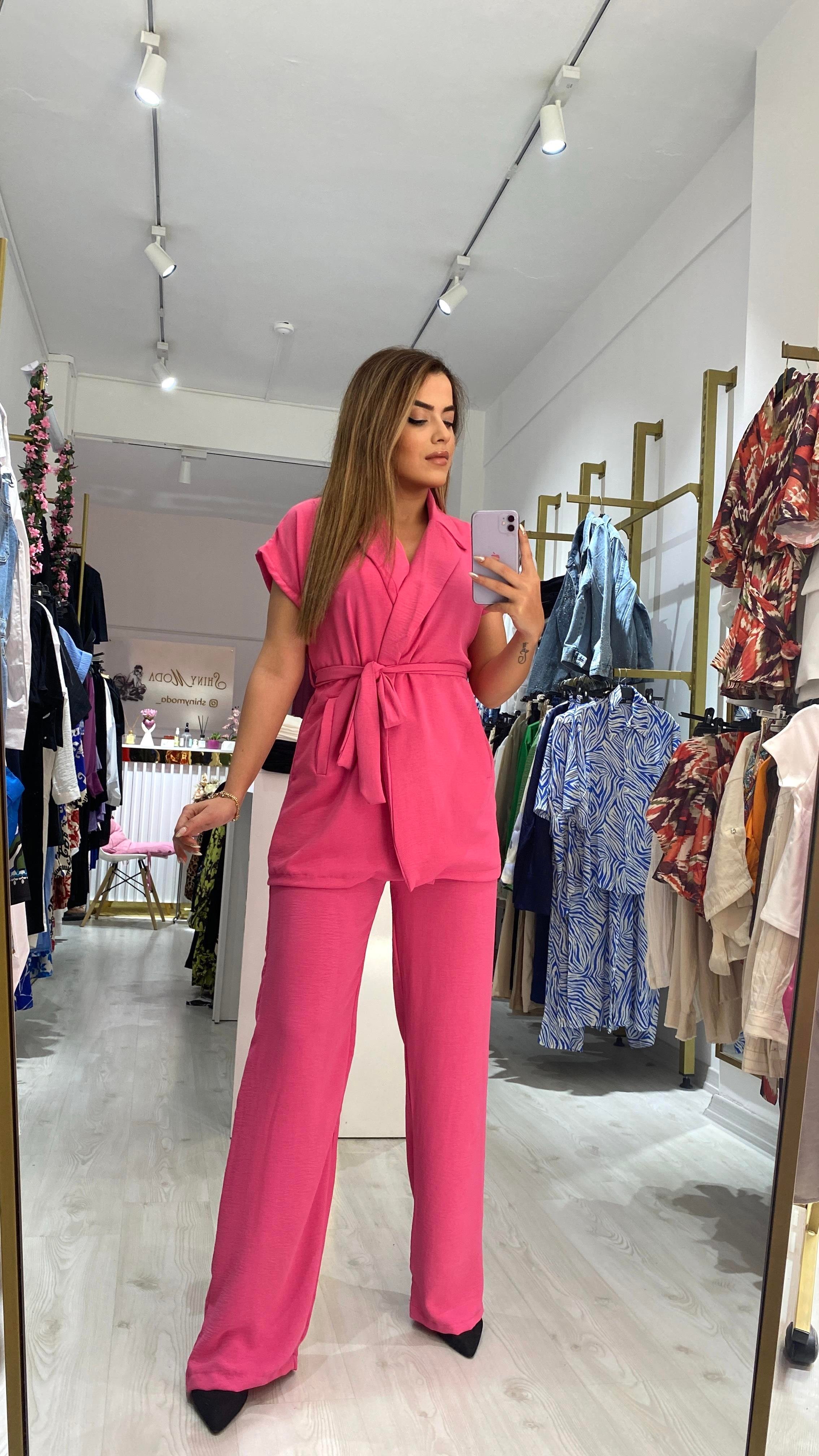 PEMBE YELEKLİ İKİLİ TAKIM