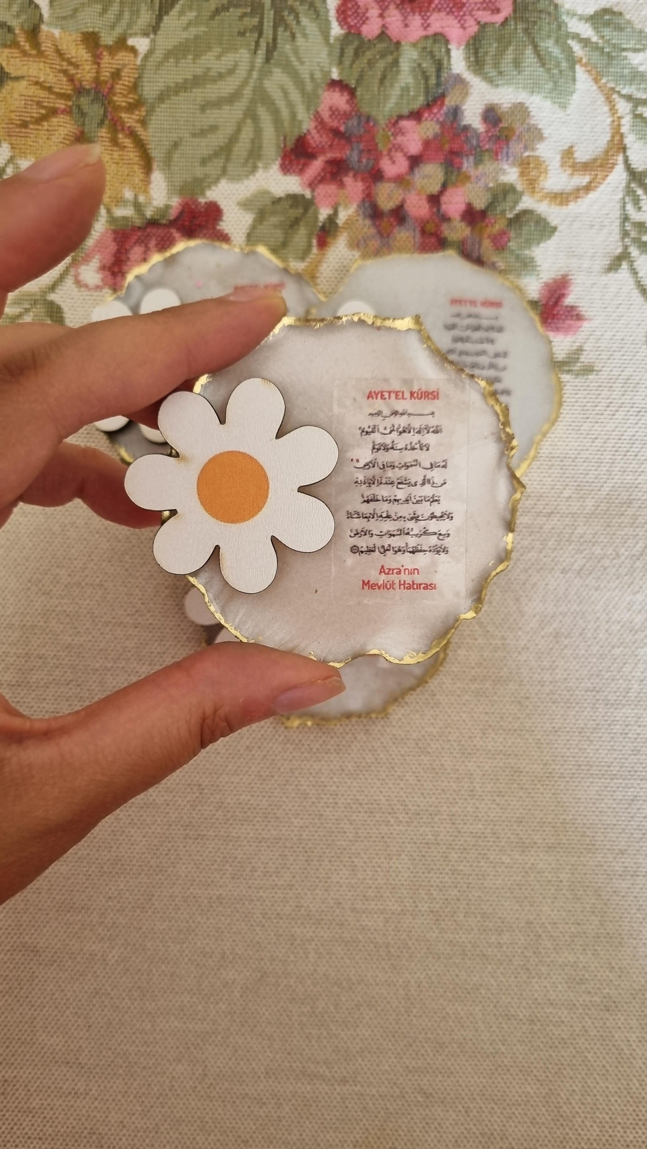 Ayetel Kürsi Papatya Figürlü Epoksi Yaldızlı Magnet