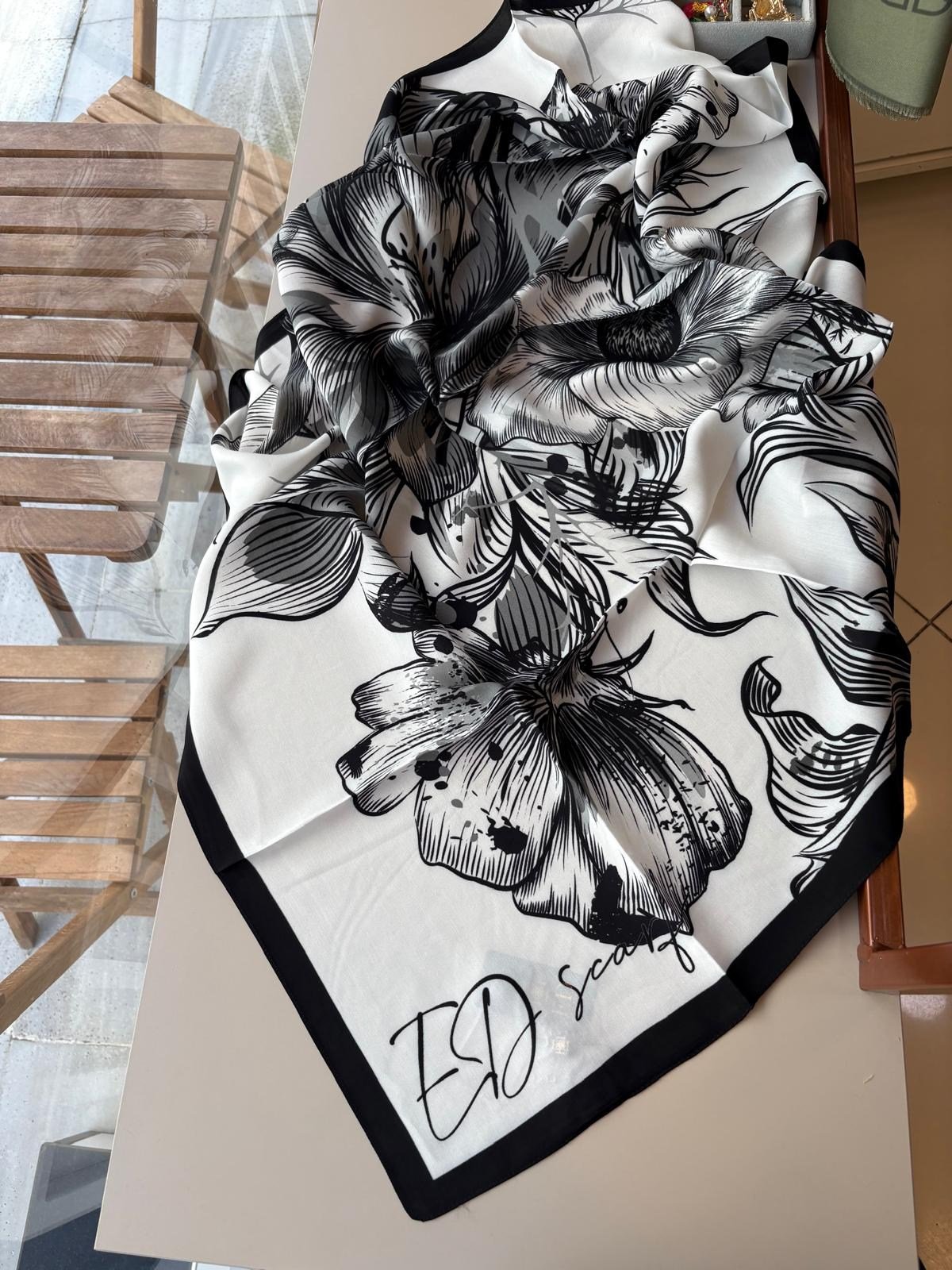 Ed Scarf  Viskon Esarp Beyaz-Siyah