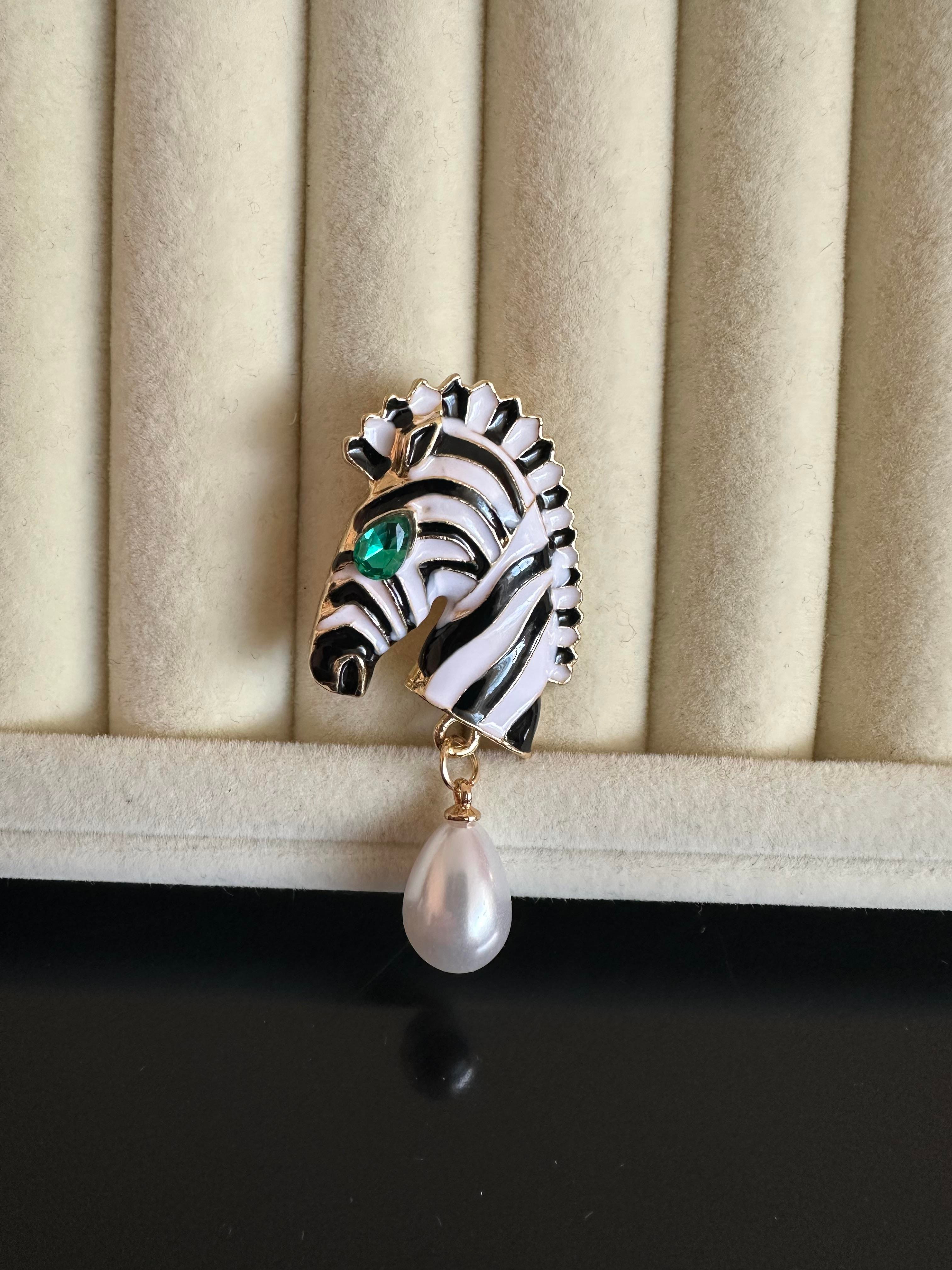 İncili Zebra Broş/Yaka İğnesi