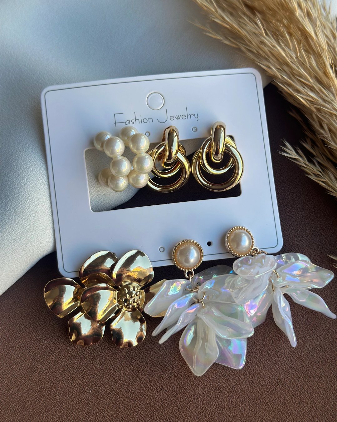 Sedef & İnci Gold Çiçek Model 4 lü Küpe Set 