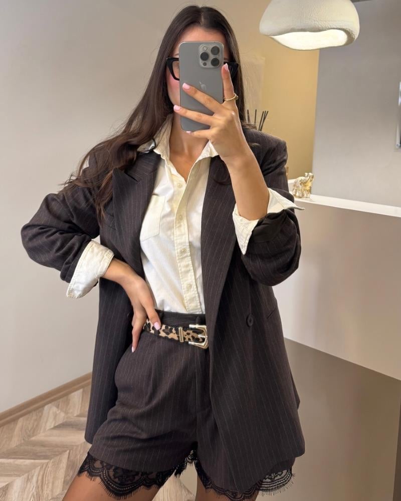 Tüm ÜrünlerHP126Dantel detaylı Blazer Takım