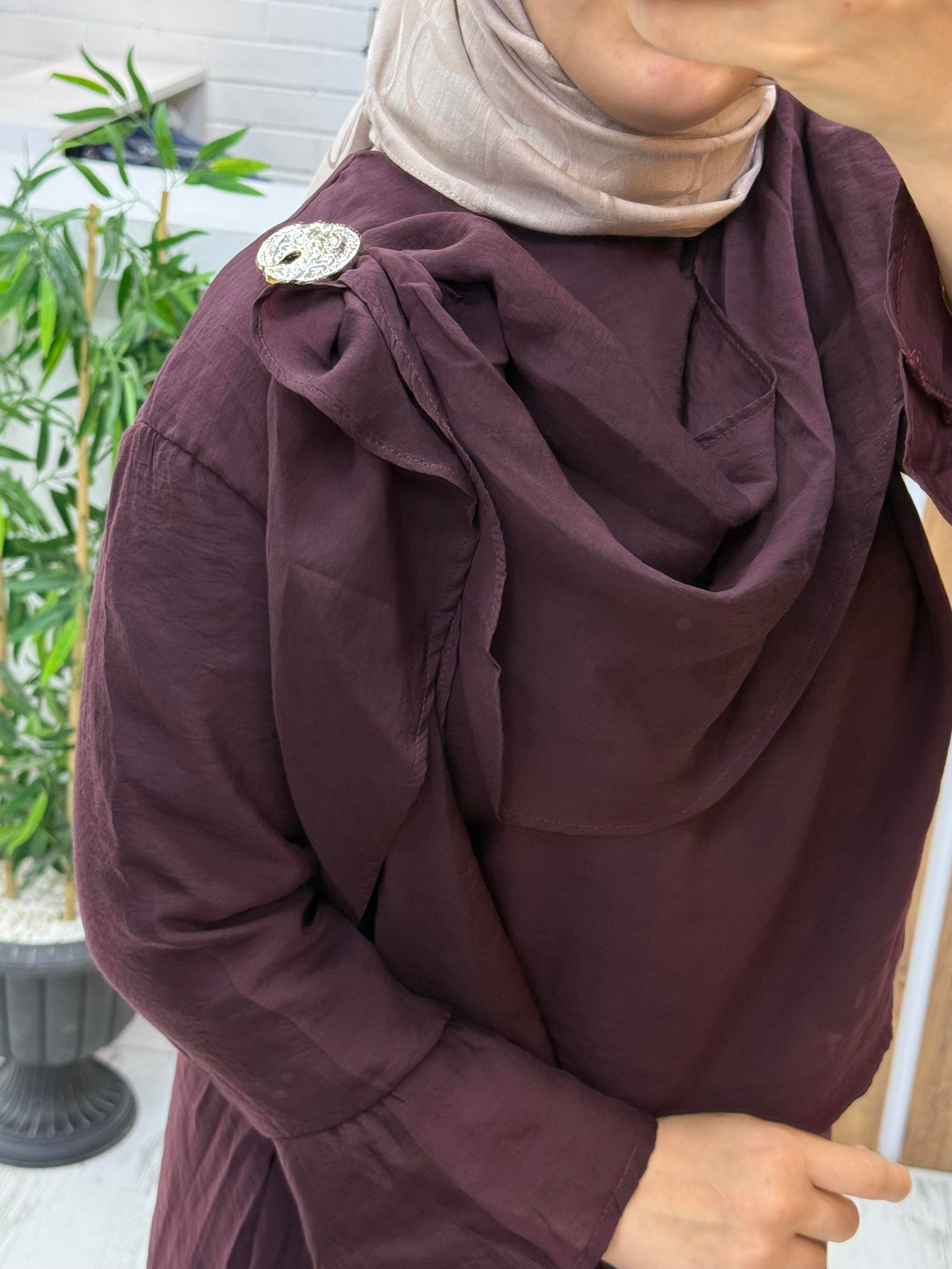 Degaje Yaka Broşlu Etekli Takım