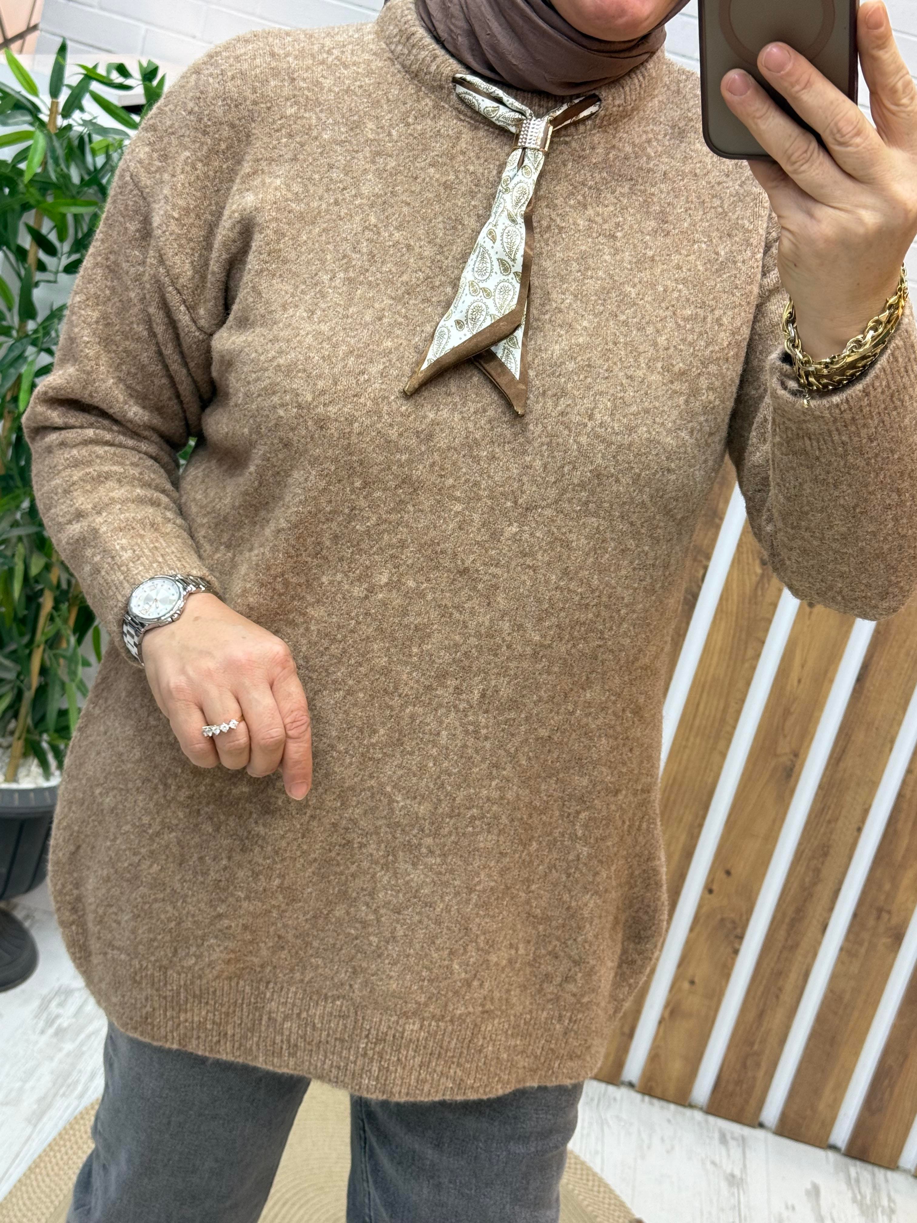 FULARLI YUMOŞ KAZAK