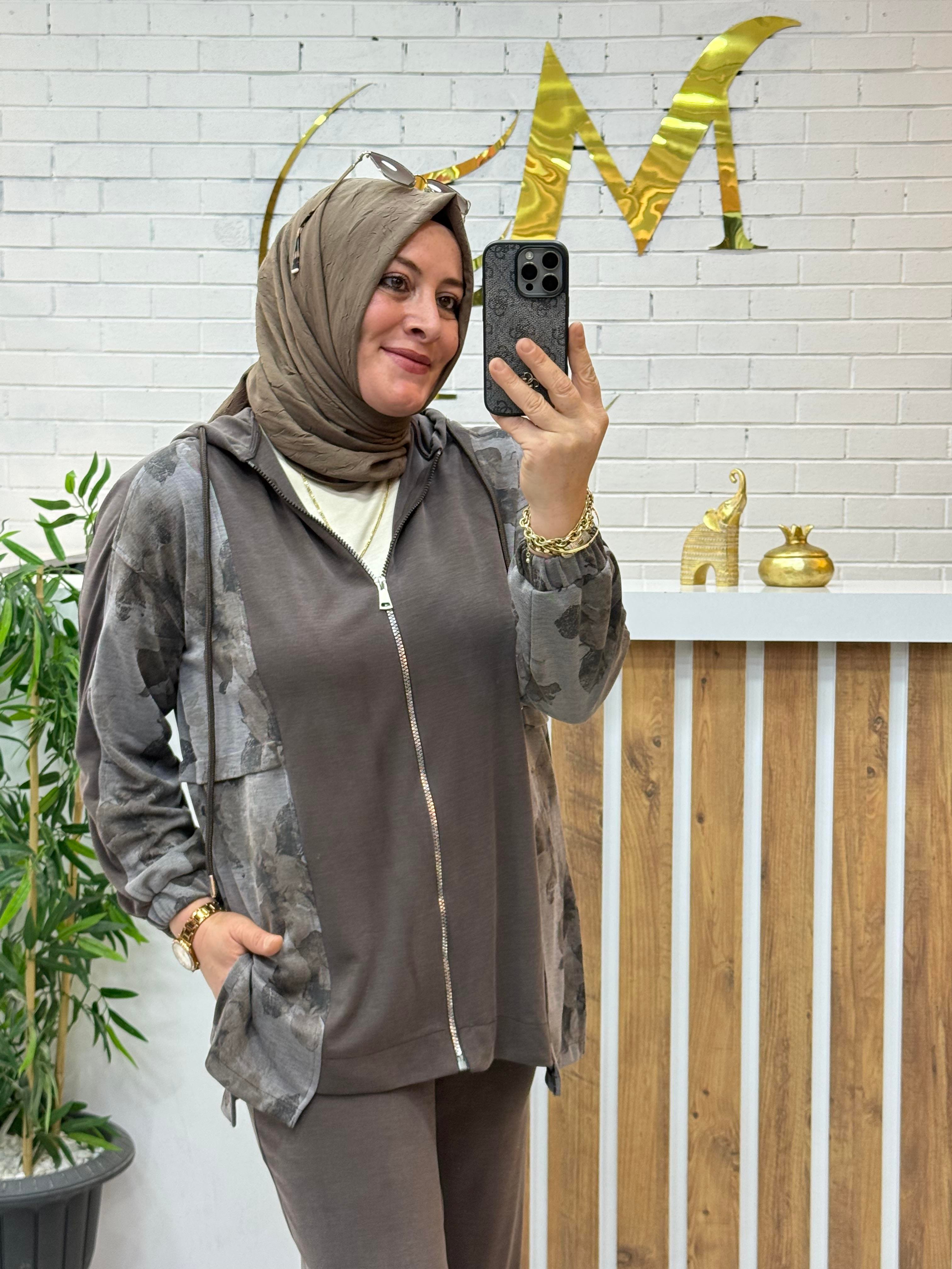 YANLARI DESENLİ MODAL PİKE SPOR TAKIM