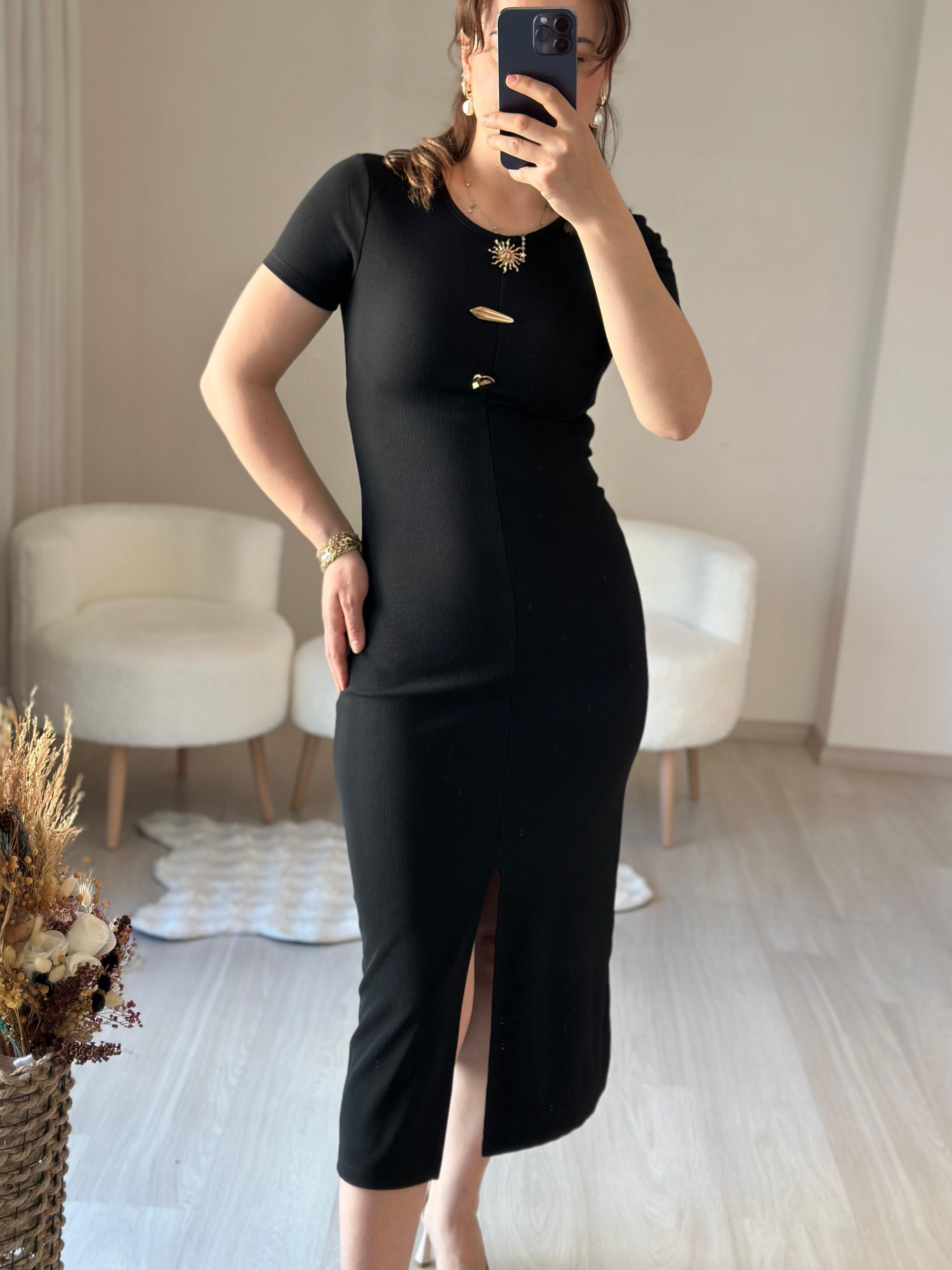 DÜĞME DETAYLI KISA KOLLU ELBİSE