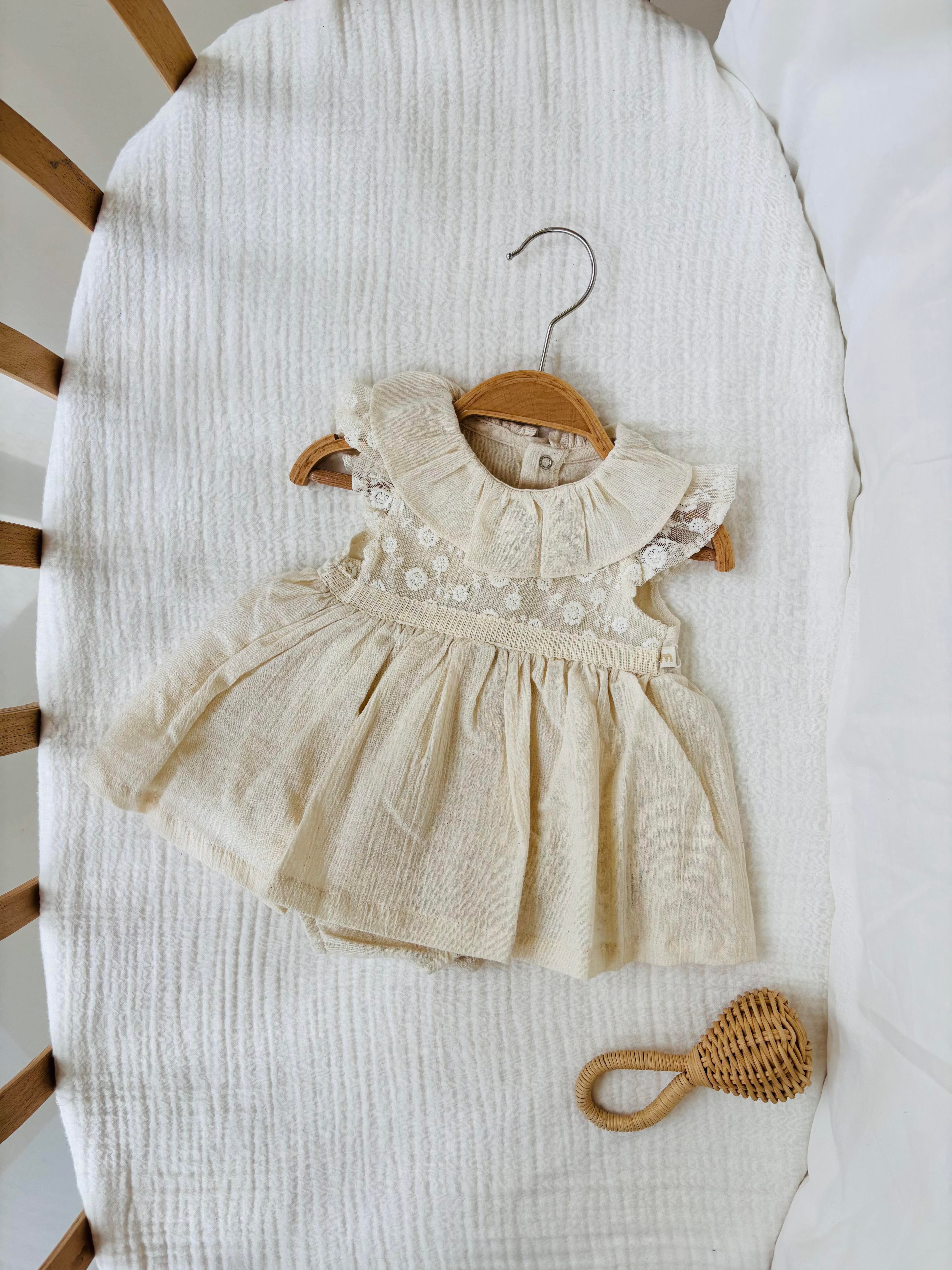 Gabriella Brodeli Keten Romper