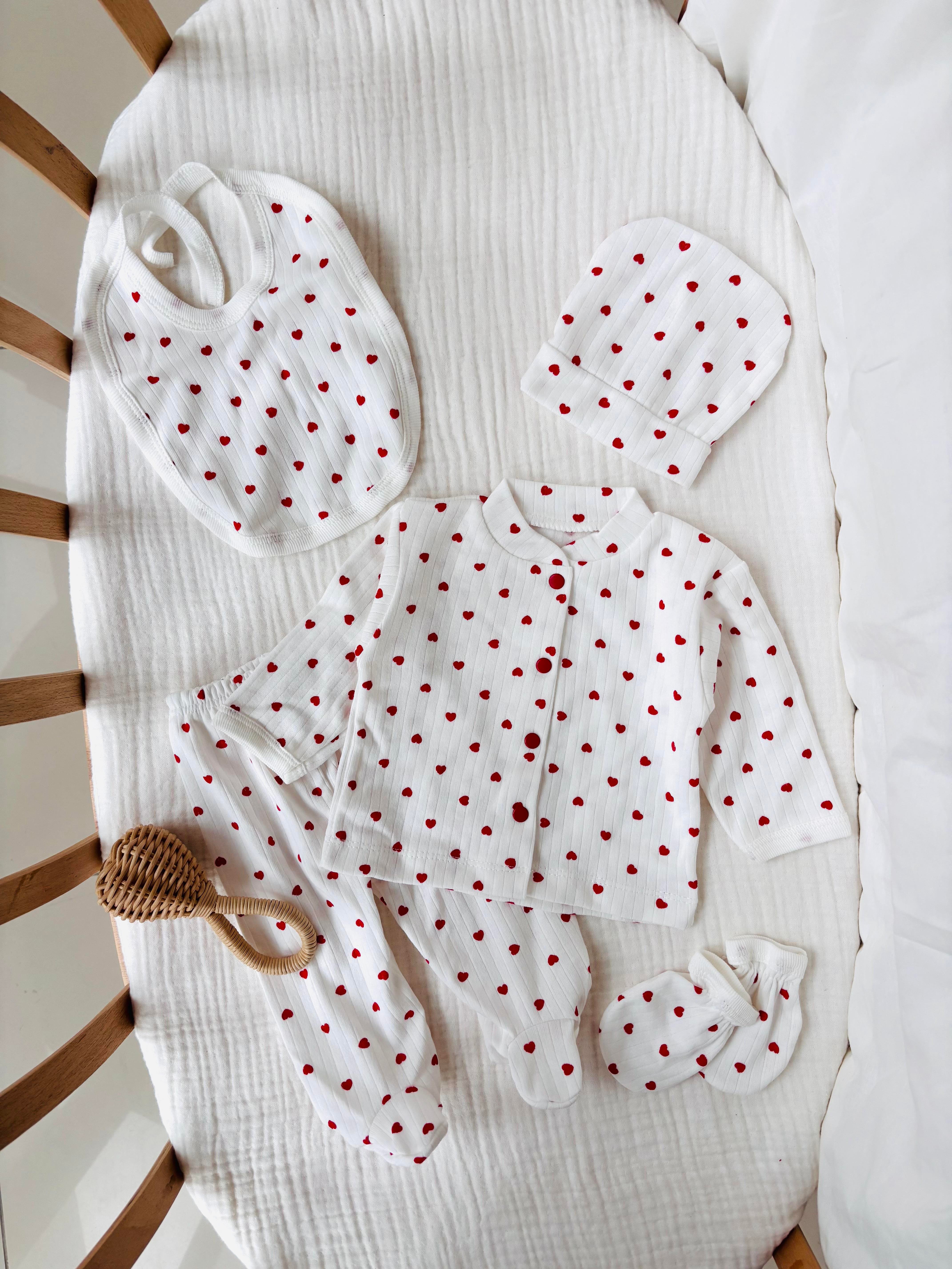 Kırmızı Kalpli 5 Parça Yenidoğan Seti