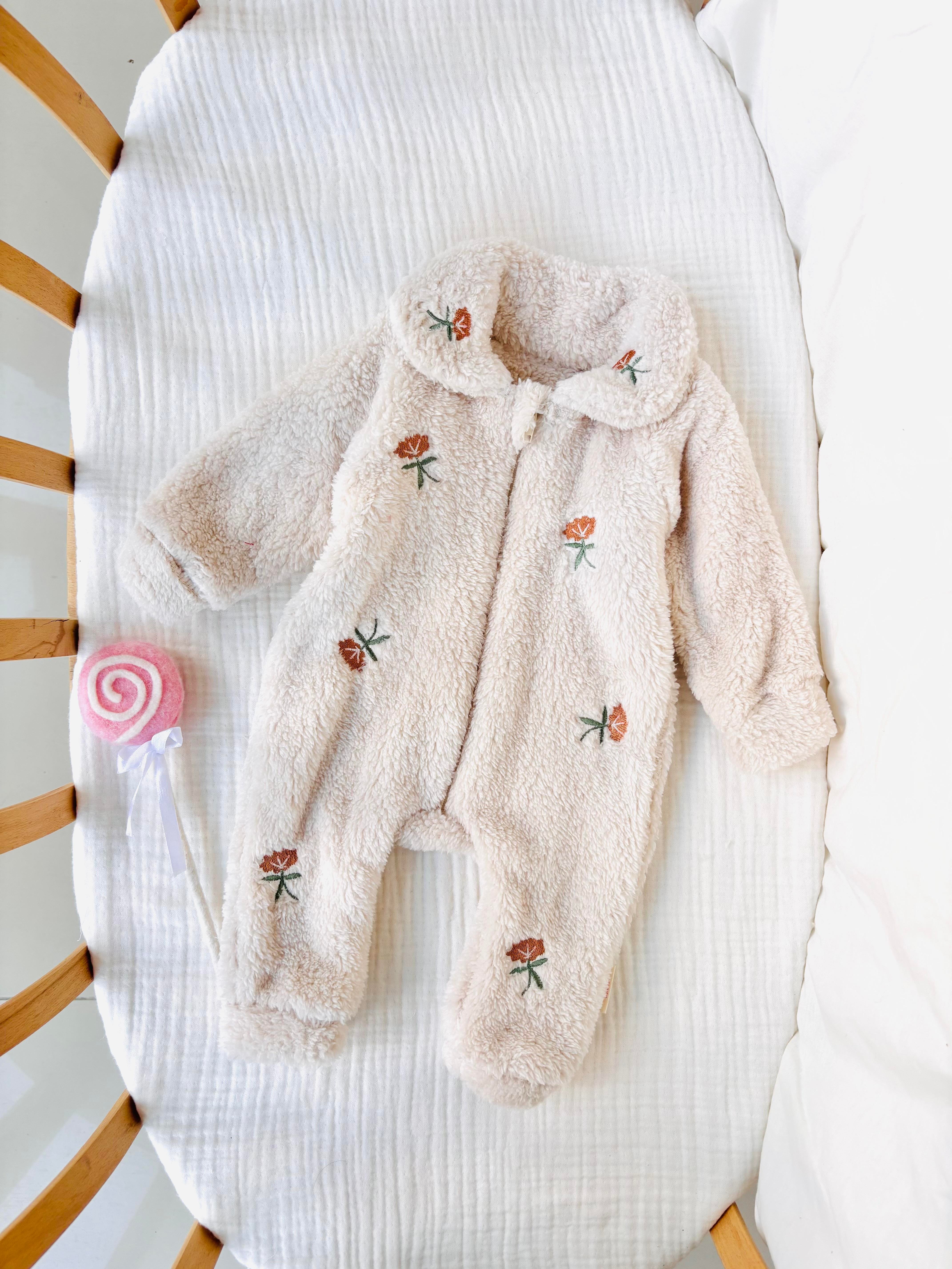 Matilda Çiçek Nakışlı Peluş Tulum