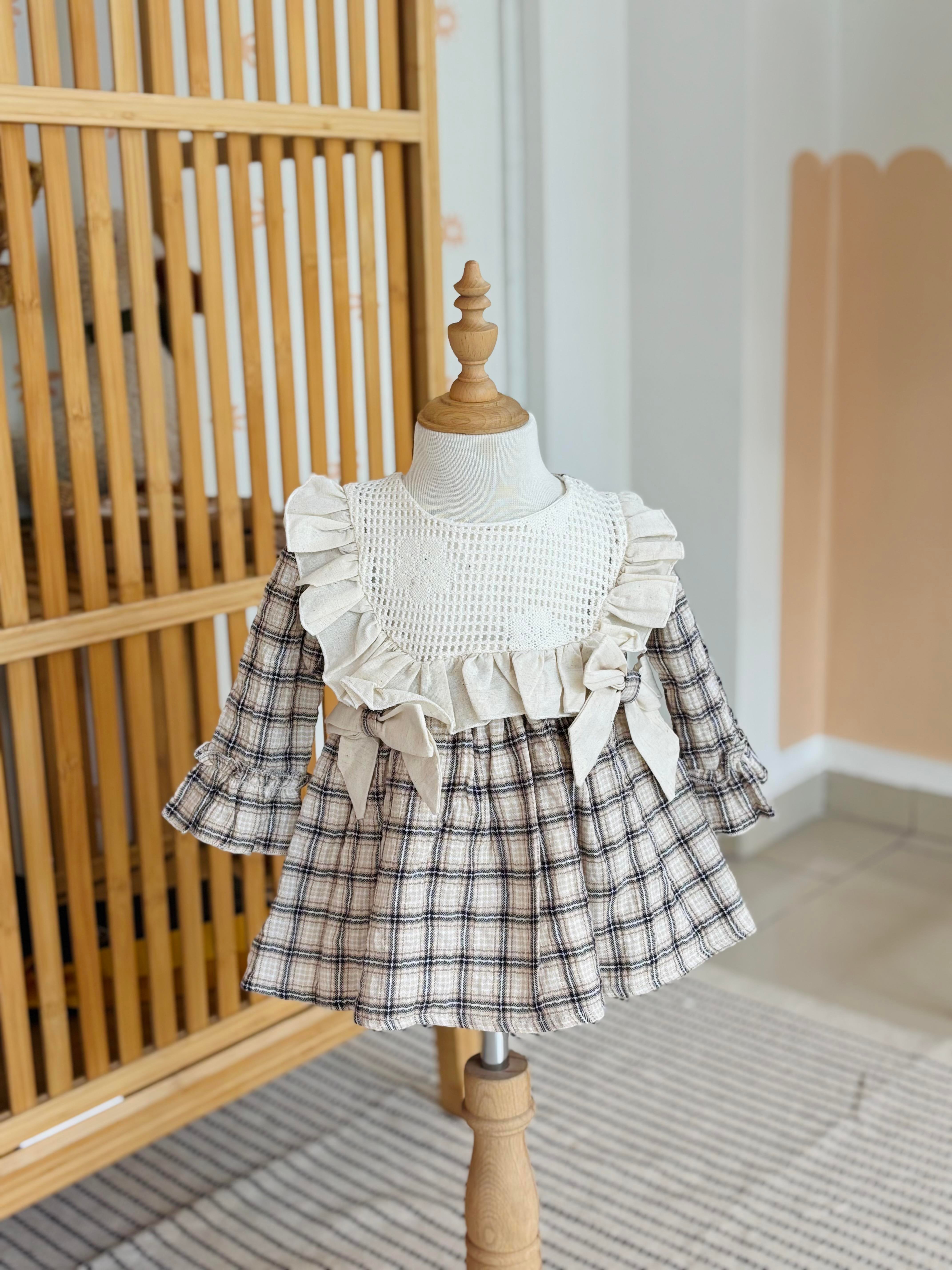 Reina Ekoseli Fiyonklu Elbise