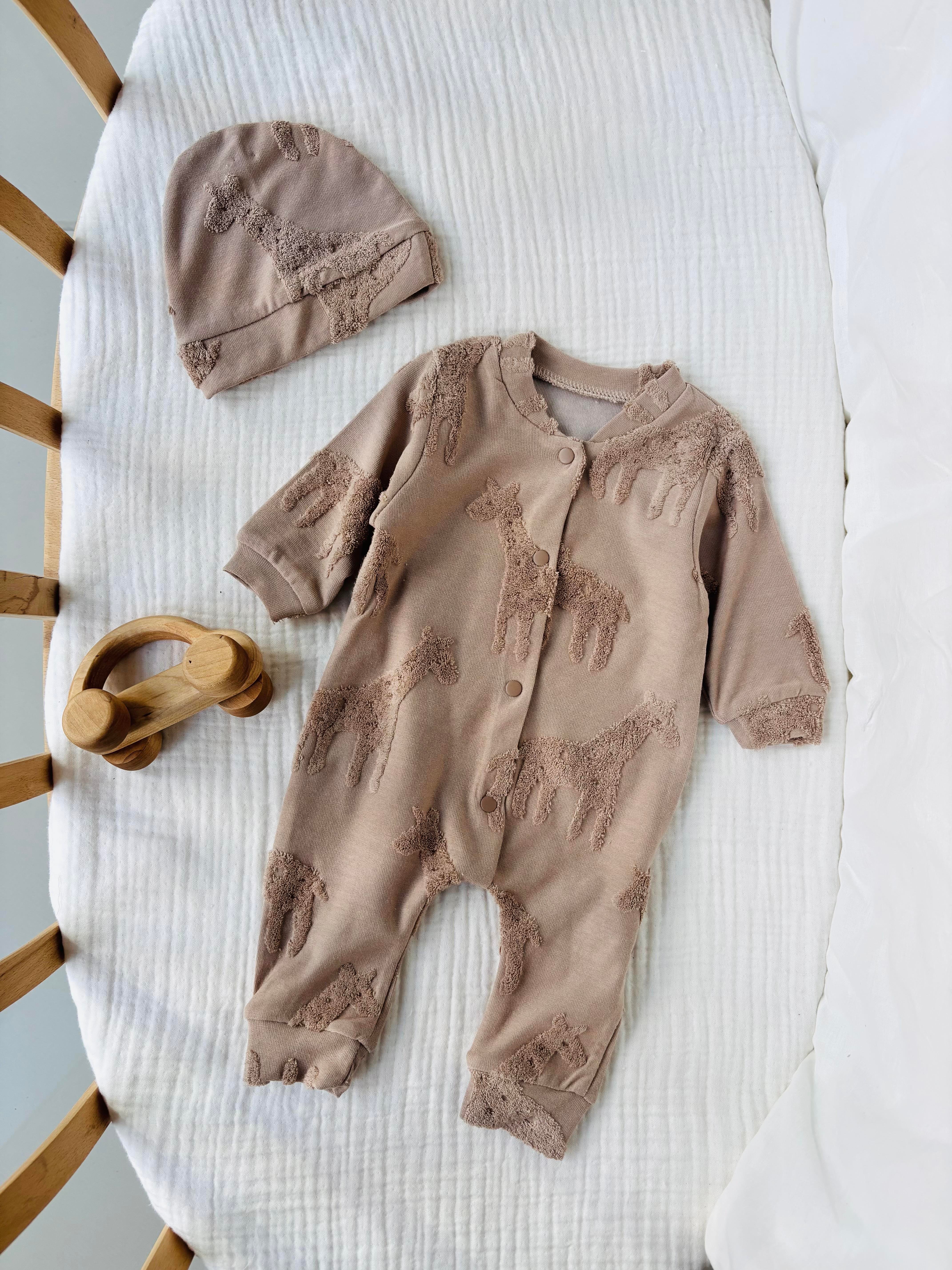 Zürafa Kabartmalı Şapkalı Tulum - Kahve