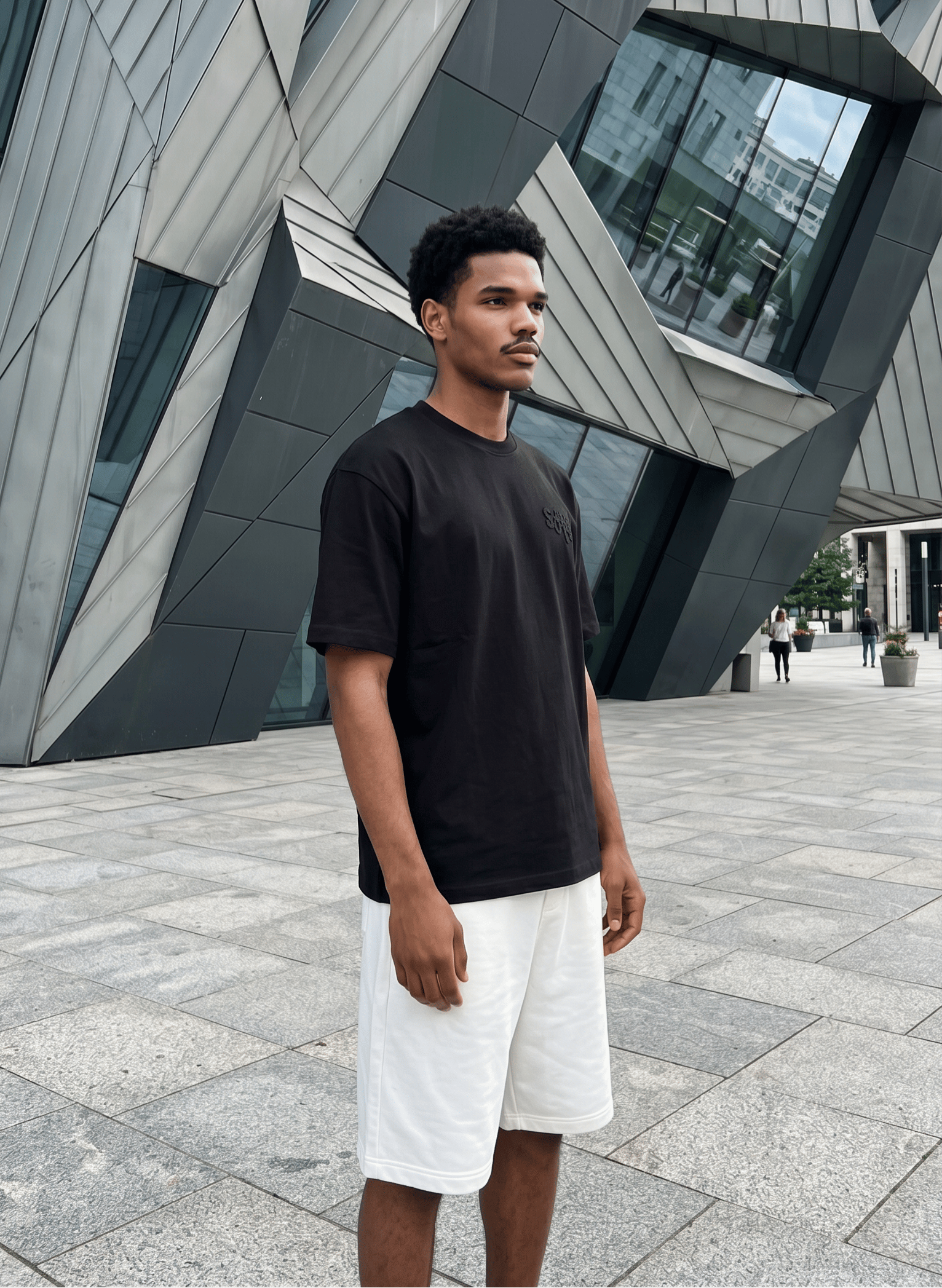 Nakış Detaylı Oversize T-Shirt