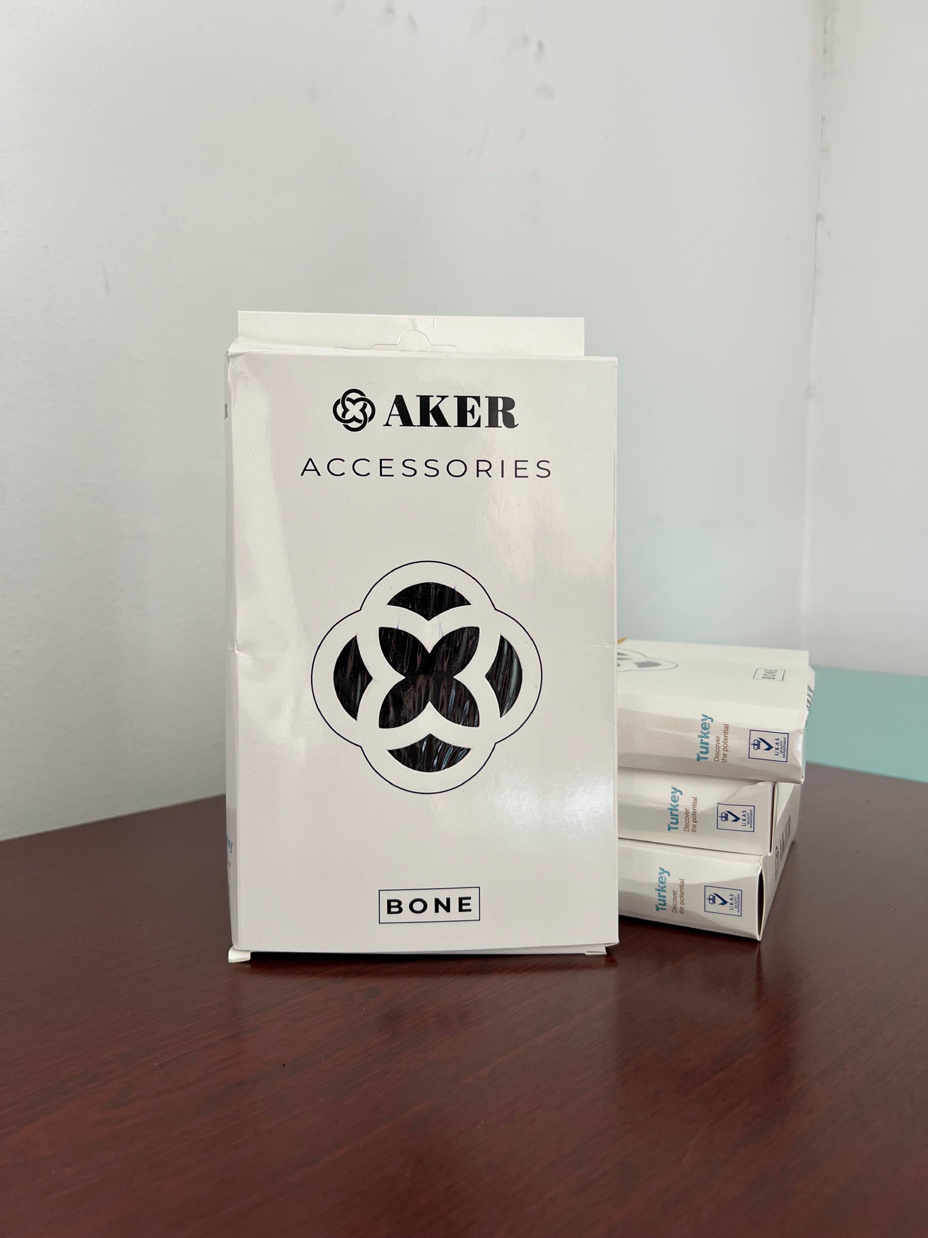 Aker Dikişli Fırfırlı Topuz Bone - Siyah