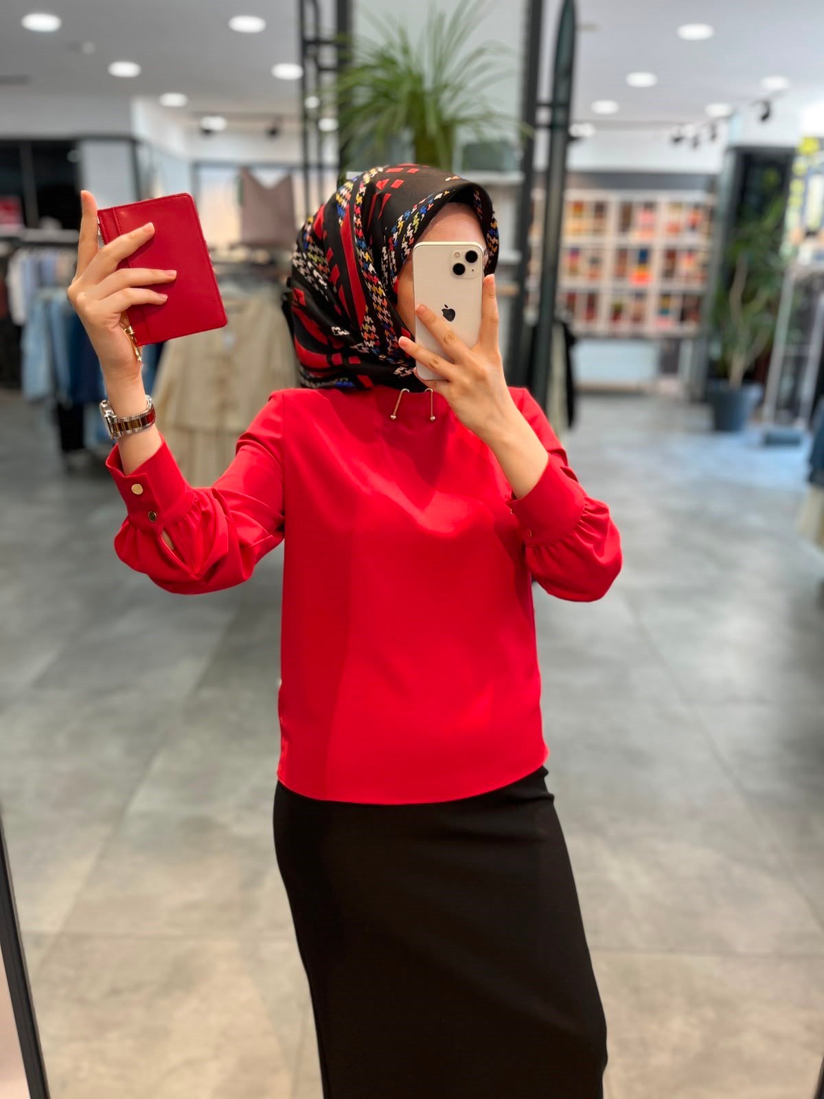 Nihan Metal Aksesuar Detaylı Şık Bluz - Bordo